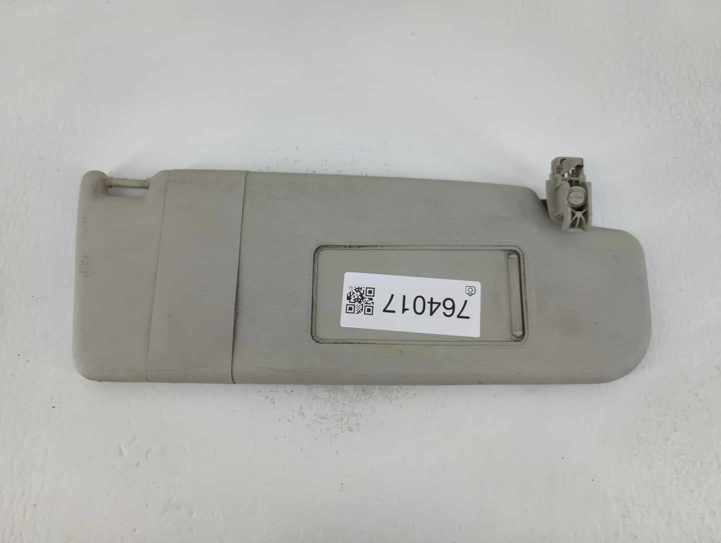 2011-2018 Volkswagen Jetta Sun Visor Shade Replacement Passenger Right Mirror Fits Fits 2011 2012 2013 2014 2015 2016 2017 2018 OEM Used Auto Parts - Oemusedautoparts1.com