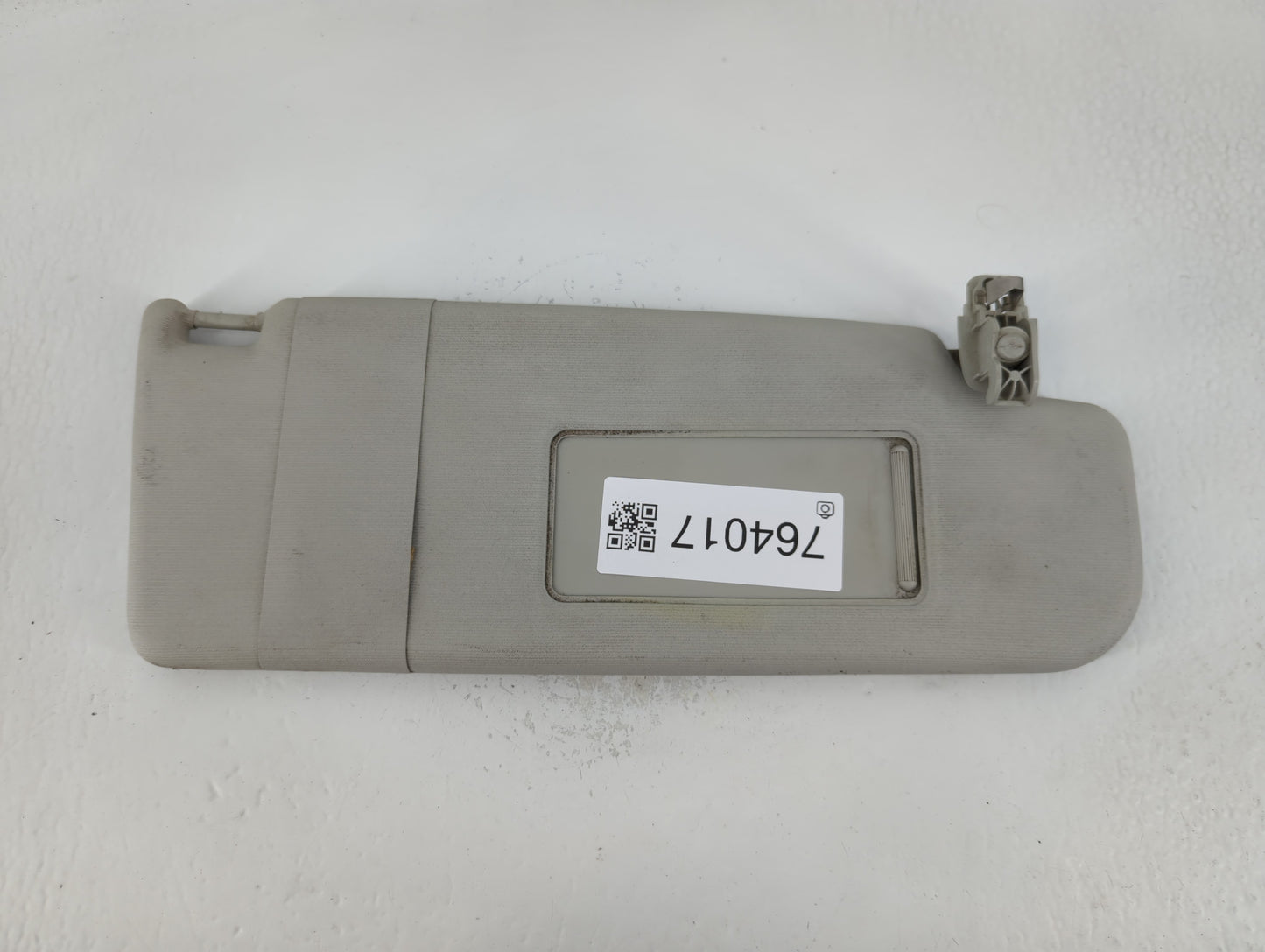 2011-2018 Volkswagen Jetta Sun Visor Shade Replacement Passenger Right Mirror Fits Fits 2011 2012 2013 2014 2015 2016 2017 2018 OEM Used Auto Parts - Oemusedautoparts1.com