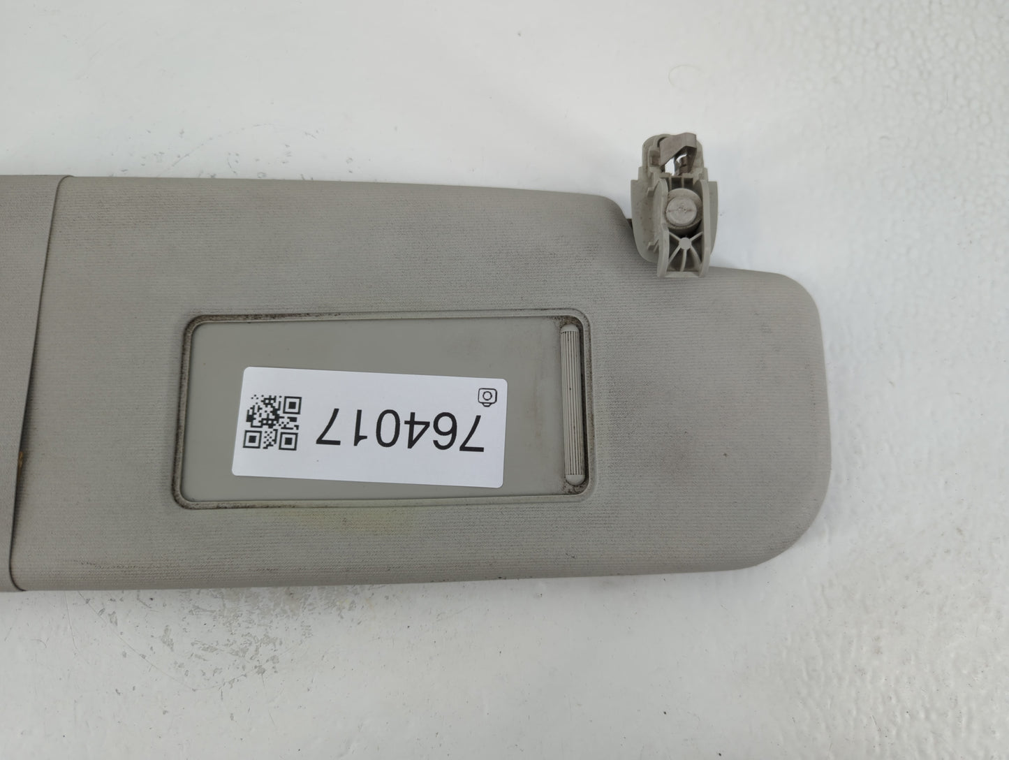 2011-2018 Volkswagen Jetta Sun Visor Shade Replacement Passenger Right Mirror Fits Fits 2011 2012 2013 2014 2015 2016 2017 2018 OEM Used Auto Parts - Oemusedautoparts1.com