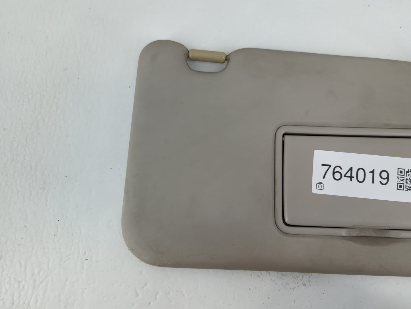 2011-2013 Nissan Juke Sun Visor Shade Replacement Passenger Right Mirror Fits Fits 2011 2012 2013 OEM Used Auto Parts - Oemusedautoparts1.com