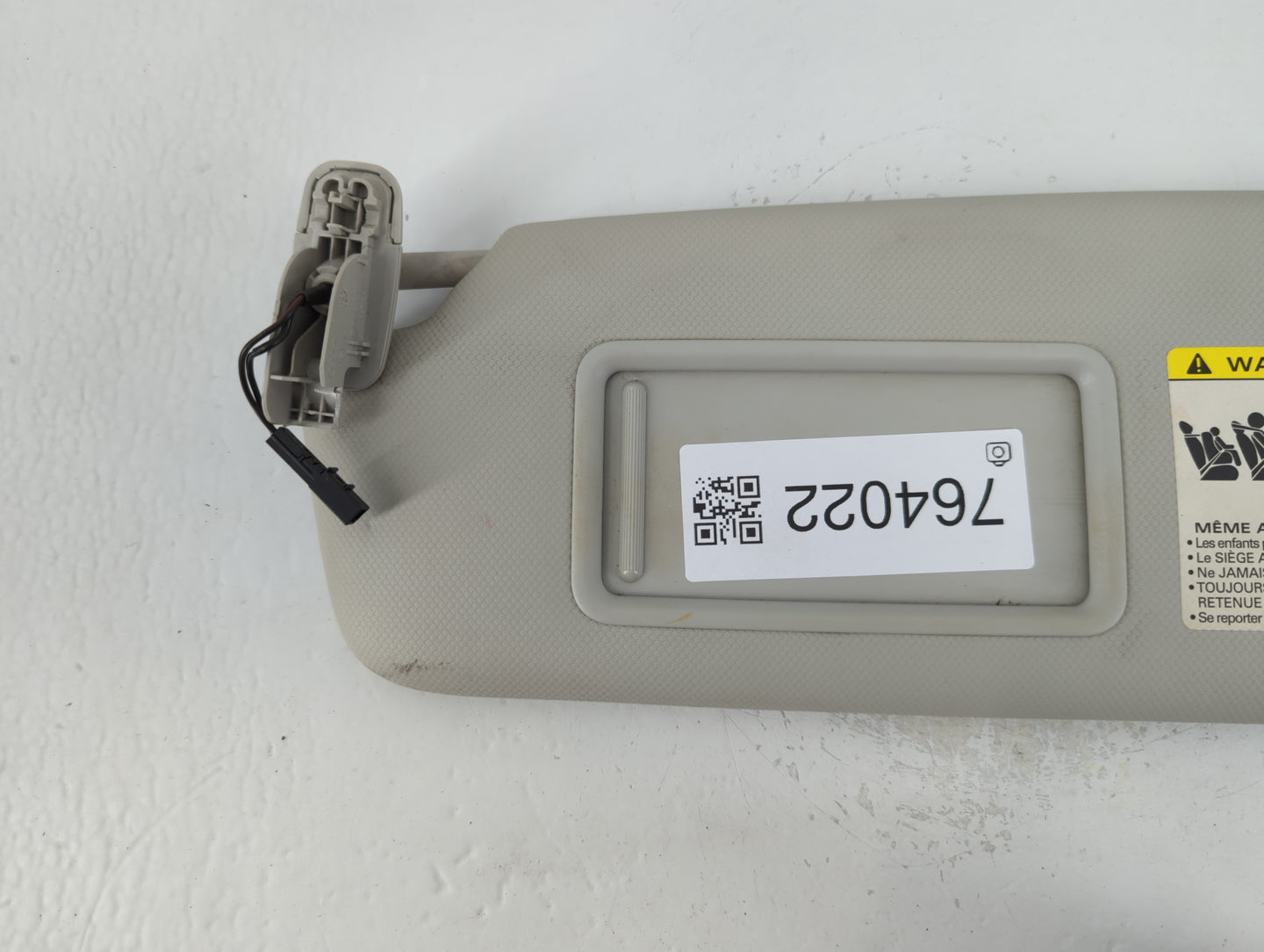 2009-2012 Audi A4 Sun Visor Shade Replacement Driver Left Mirror Fits Fits 2009 2010 2011 2012 OEM Used Auto Parts - Oemusedautoparts1.com