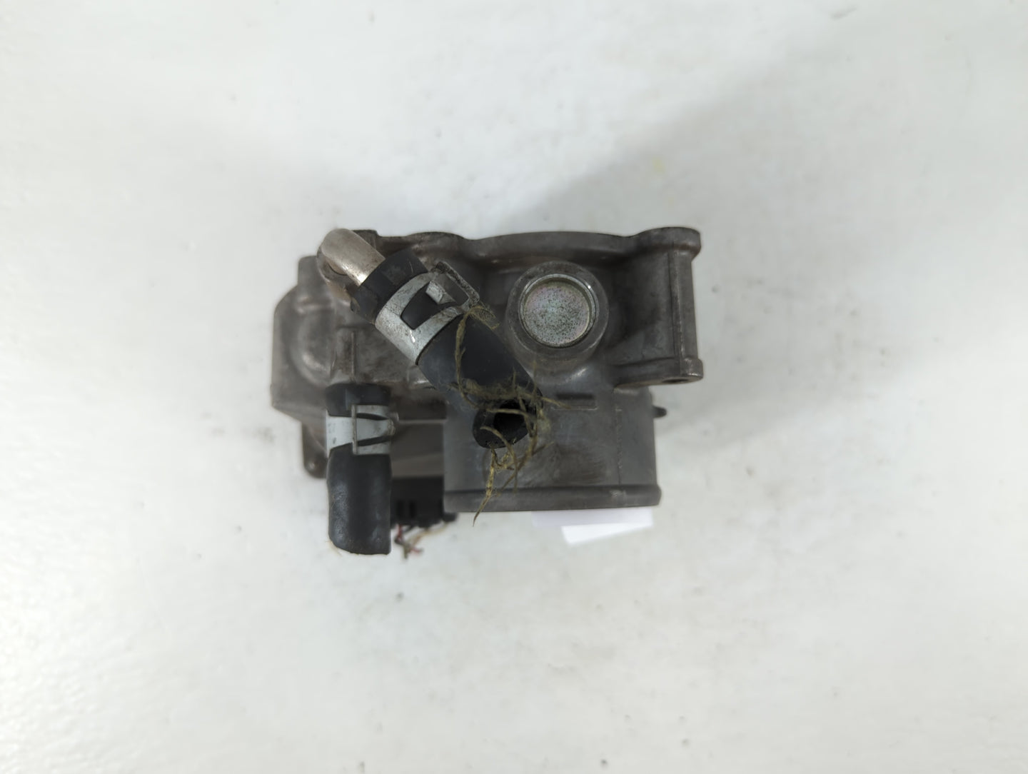 2014 Nissan Versa Note Throttle Body P/N:3AA50-02 E Fits Fits 2012 2013 2015 2016 2017 2018 2019 OEM Used Auto Parts - Oemusedautoparts1.com