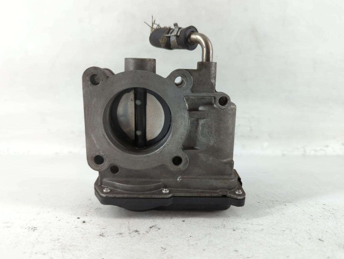 2014 Nissan Versa Note Throttle Body P/N:3AA50-02 E Fits Fits 2012 2013 2015 2016 2017 2018 2019 OEM Used Auto Parts - Oemusedautoparts1.com
