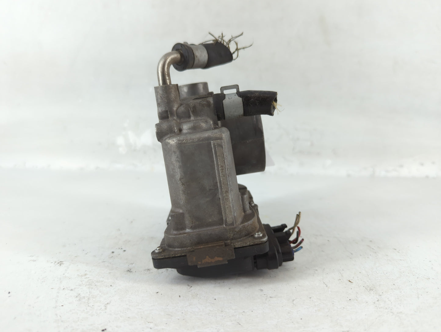 2014 Nissan Versa Note Throttle Body P/N:3AA50-02 E Fits Fits 2012 2013 2015 2016 2017 2018 2019 OEM Used Auto Parts - Oemusedautoparts1.com
