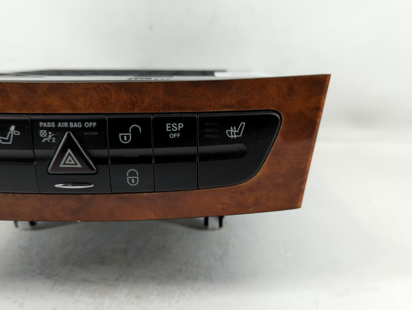 2006-2009 Mercedes-Benz E350 Radio AM FM Cd Player Receiver Replacement P/N:6212A 13127 Fits OEM Used Auto Parts - Oemusedautoparts1.com