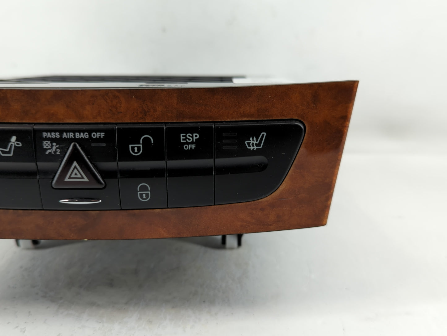 2006-2009 Mercedes-Benz E350 Radio AM FM Cd Player Receiver Replacement P/N:6212A 13127 Fits OEM Used Auto Parts - Oemusedautoparts1.com