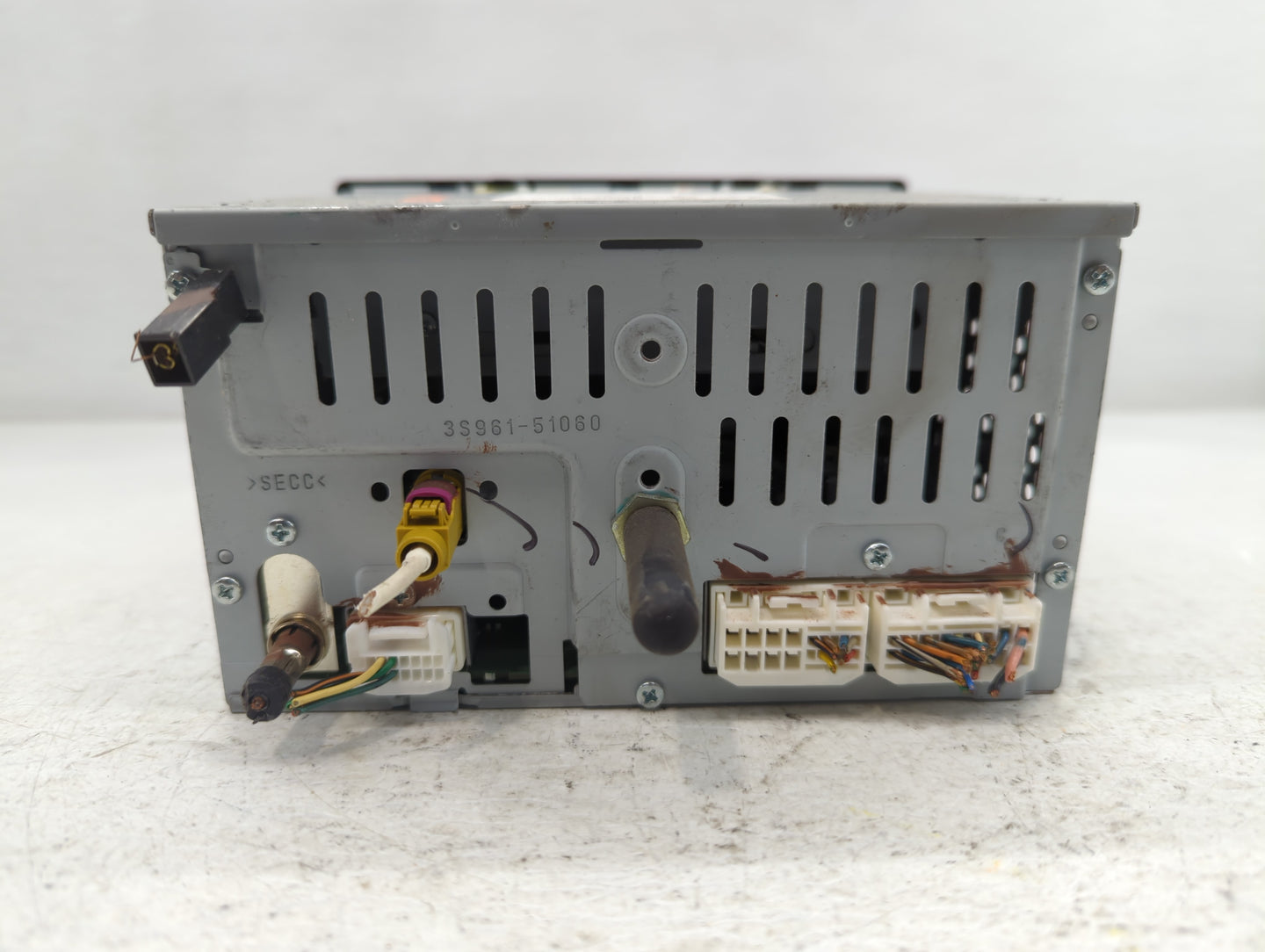 2013-2014 Hyundai Sonata Radio AM FM Cd Player Receiver Replacement P/N:96180-3Q8004X Fits Fits 2013 2014 OEM Used Auto Parts - Oemusedautoparts1.com