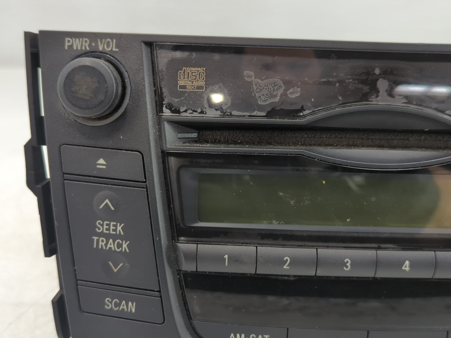 2010-2011 Toyota Rav4 Radio AM FM Cd Player Receiver Replacement P/N:86120-OR071 Fits Fits 2010 2011 OEM Used Auto Parts - Oemusedautoparts1.com