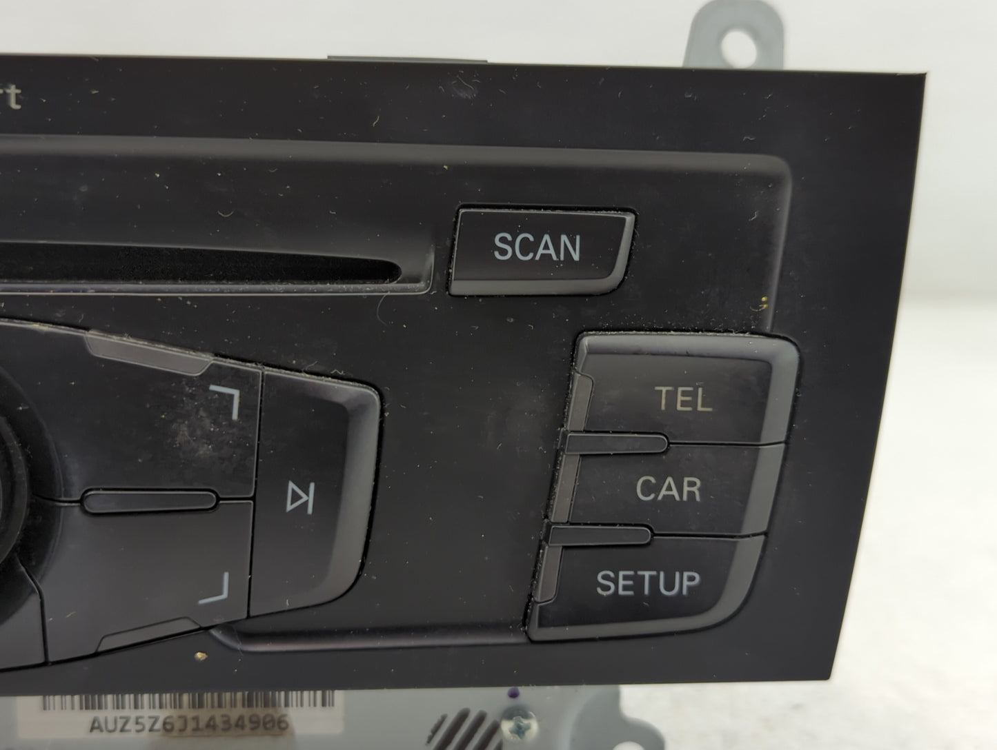 2010-2012 Audi A4 Radio AM FM Cd Player Receiver Replacement P/N:8T1 035 186 R Fits Fits 2010 2011 2012 2013 2014 2015 2016 2017 OEM Used Auto Parts - Oemusedautoparts1.com