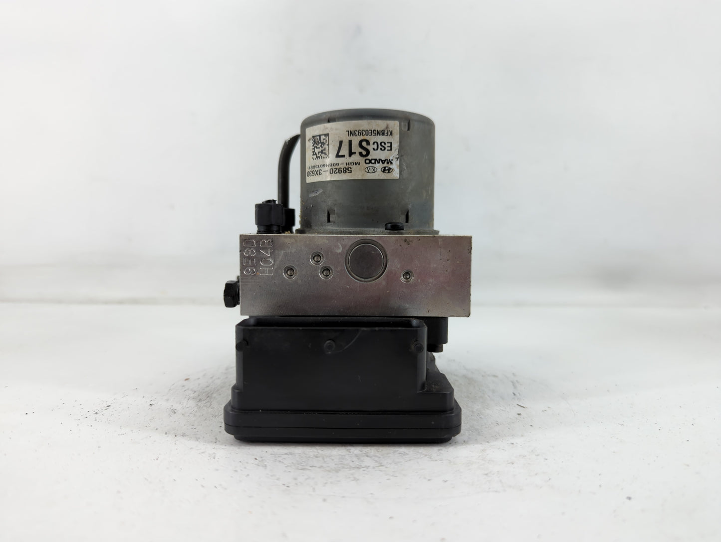 2014-2016 Hyundai Elantra ABS Pump Control Module Replacement P/N:58920-3X630 Fits Fits 2014 2015 2016 OEM Used Auto Parts - Oemusedautoparts1.com