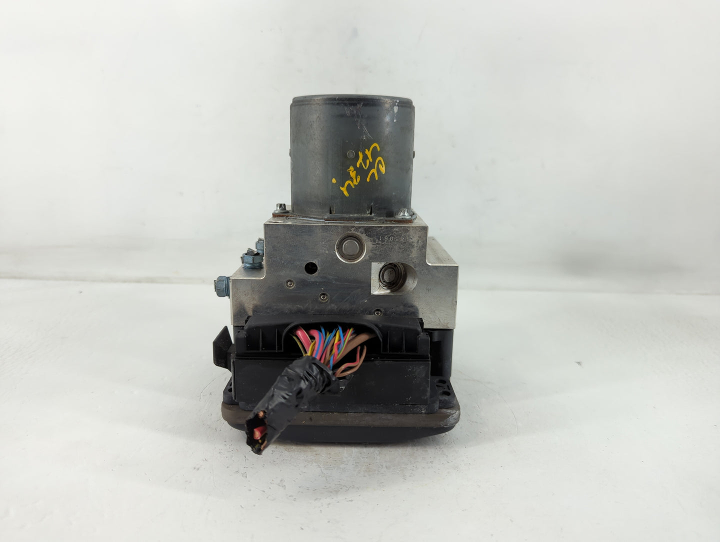 2012-2013 Bmw X5 ABS Pump Control Module Replacement P/N:0 265 250 527 Fits Fits 2012 2013 2014 OEM Used Auto Parts - Oemusedautoparts1.com