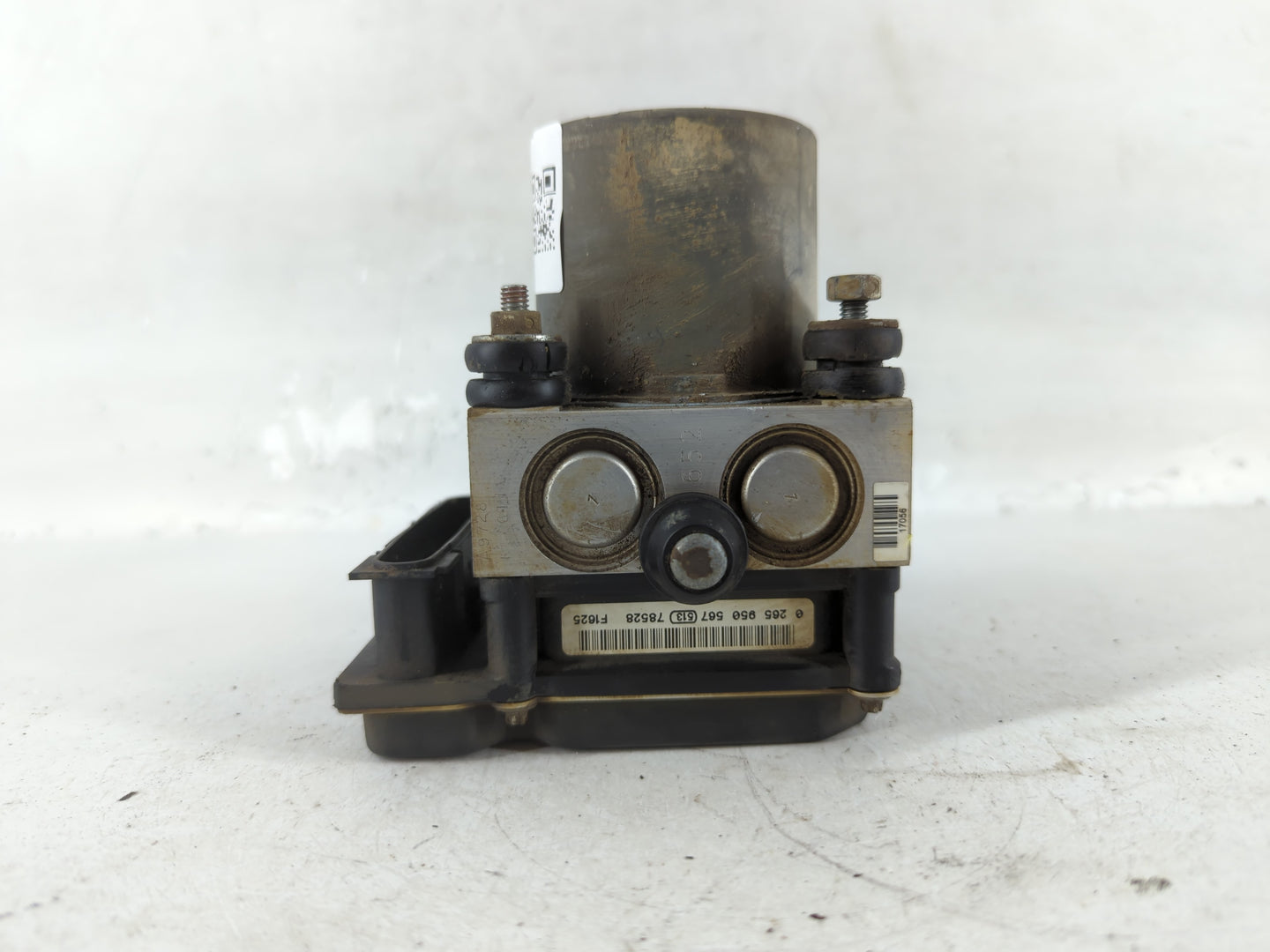 2007-2009 Mazda Cx-7 ABS Pump Control Module Replacement P/N:0 265 950 567 EG23 43 7A0, 0 265 234 476 Fits Fits 2007 2008 2009 OEM Used Auto Parts - Oemusedautoparts1.com