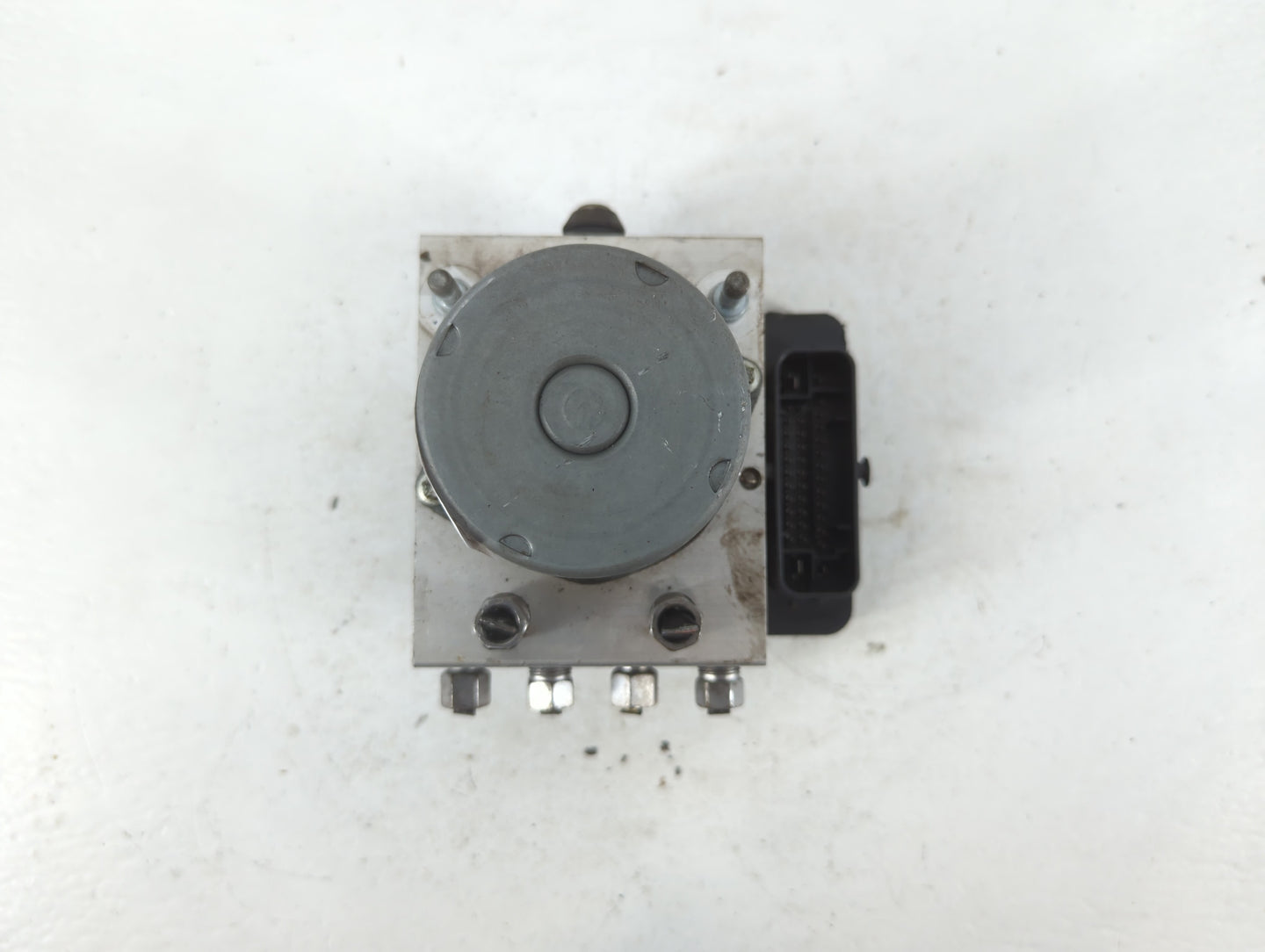 2019 Dodge Grand Caravan ABS Pump Control Module Replacement P/N:P68443867AA Fits Fits 2020 OEM Used Auto Parts - Oemusedautoparts1.com