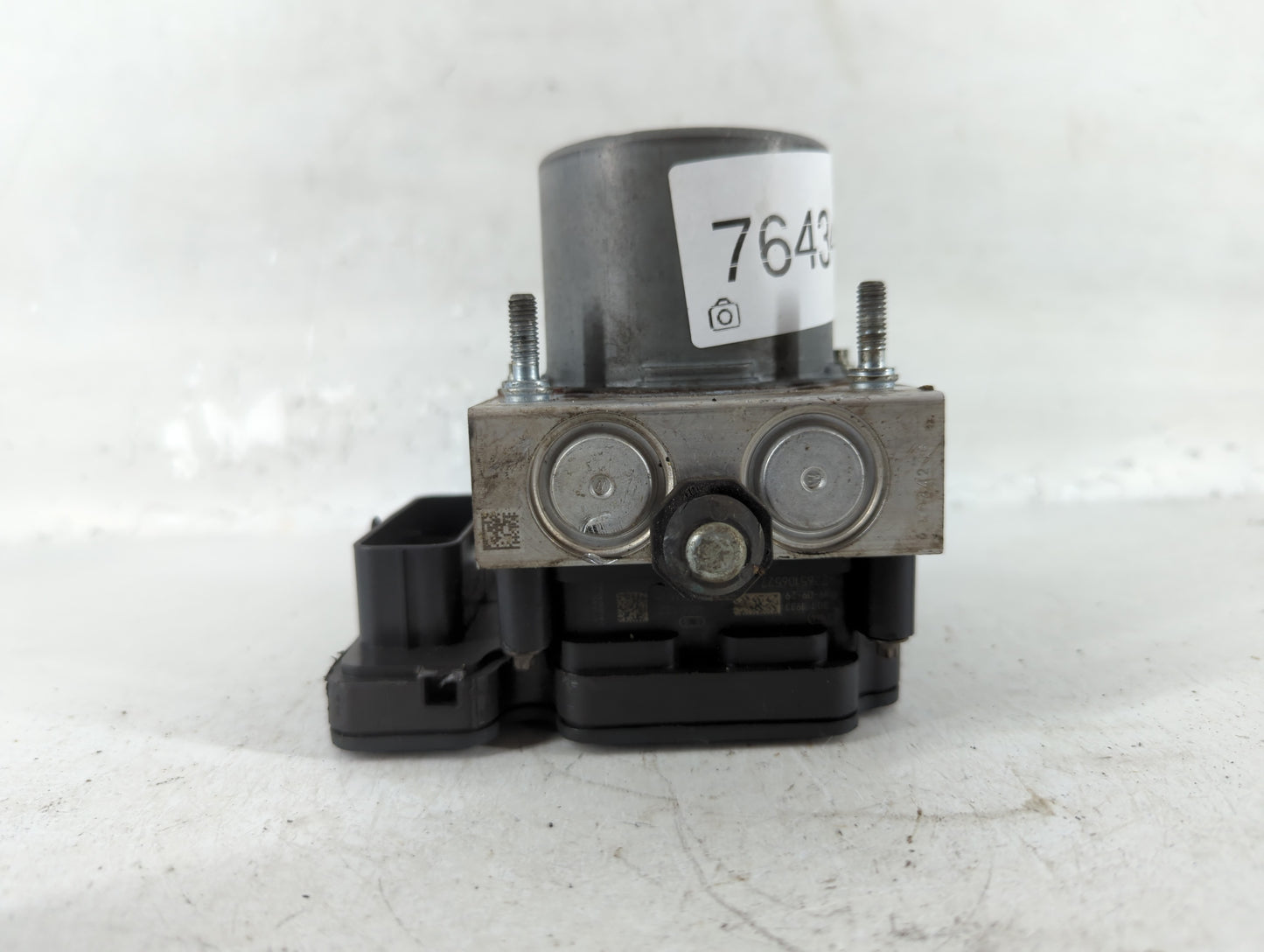 2019 Dodge Grand Caravan ABS Pump Control Module Replacement P/N:P68443867AA Fits Fits 2020 OEM Used Auto Parts - Oemusedautoparts1.com