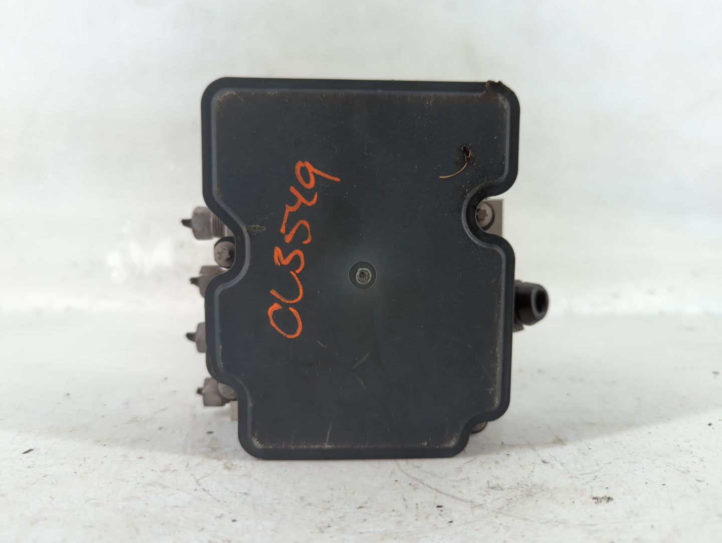 2016 Jeep Cherokee ABS Pump Control Module Replacement P/N:P68268292AC Fits OEM Used Auto Parts - Oemusedautoparts1.com