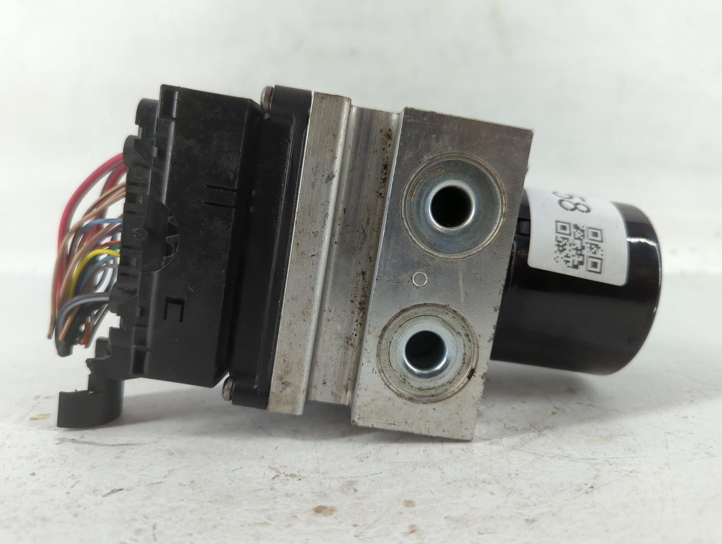 2010 Chevrolet Malibu ABS Pump Control Module Replacement P/N:(P)25949990 Fits OEM Used Auto Parts - Oemusedautoparts1.com