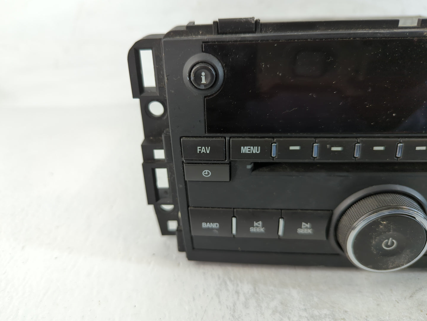 2009 Saturn Outlook Radio AM FM Cd Player Receiver Replacement P/N:25974804 Fits OEM Used Auto Parts - Oemusedautoparts1.com