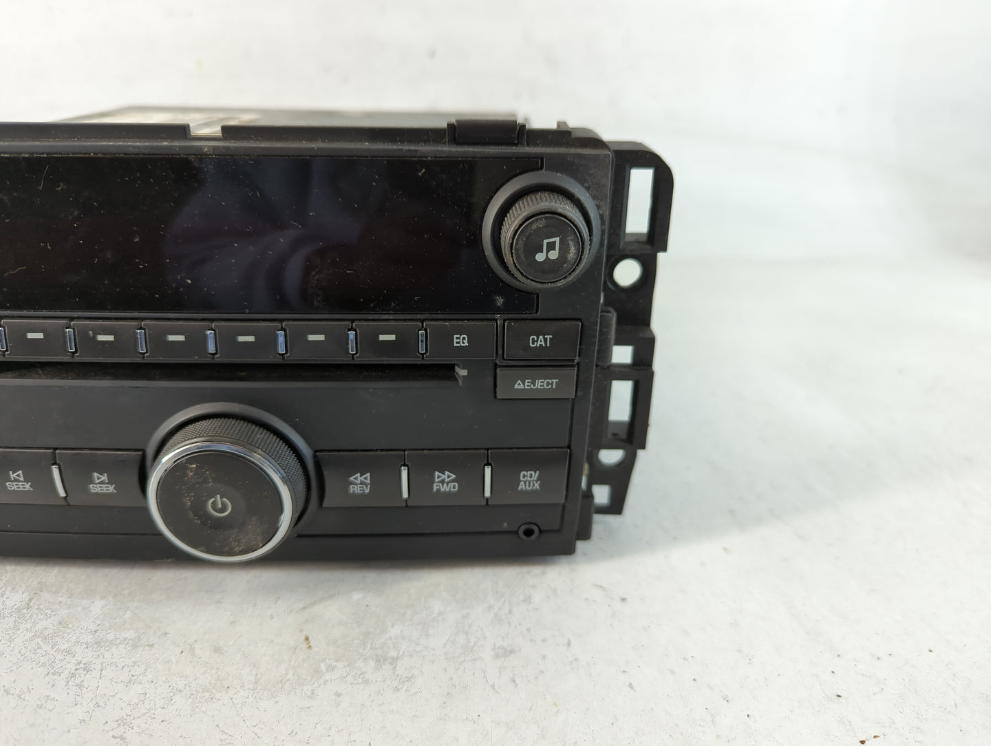 2009 Saturn Outlook Radio AM FM Cd Player Receiver Replacement P/N:25974804 Fits OEM Used Auto Parts - Oemusedautoparts1.com