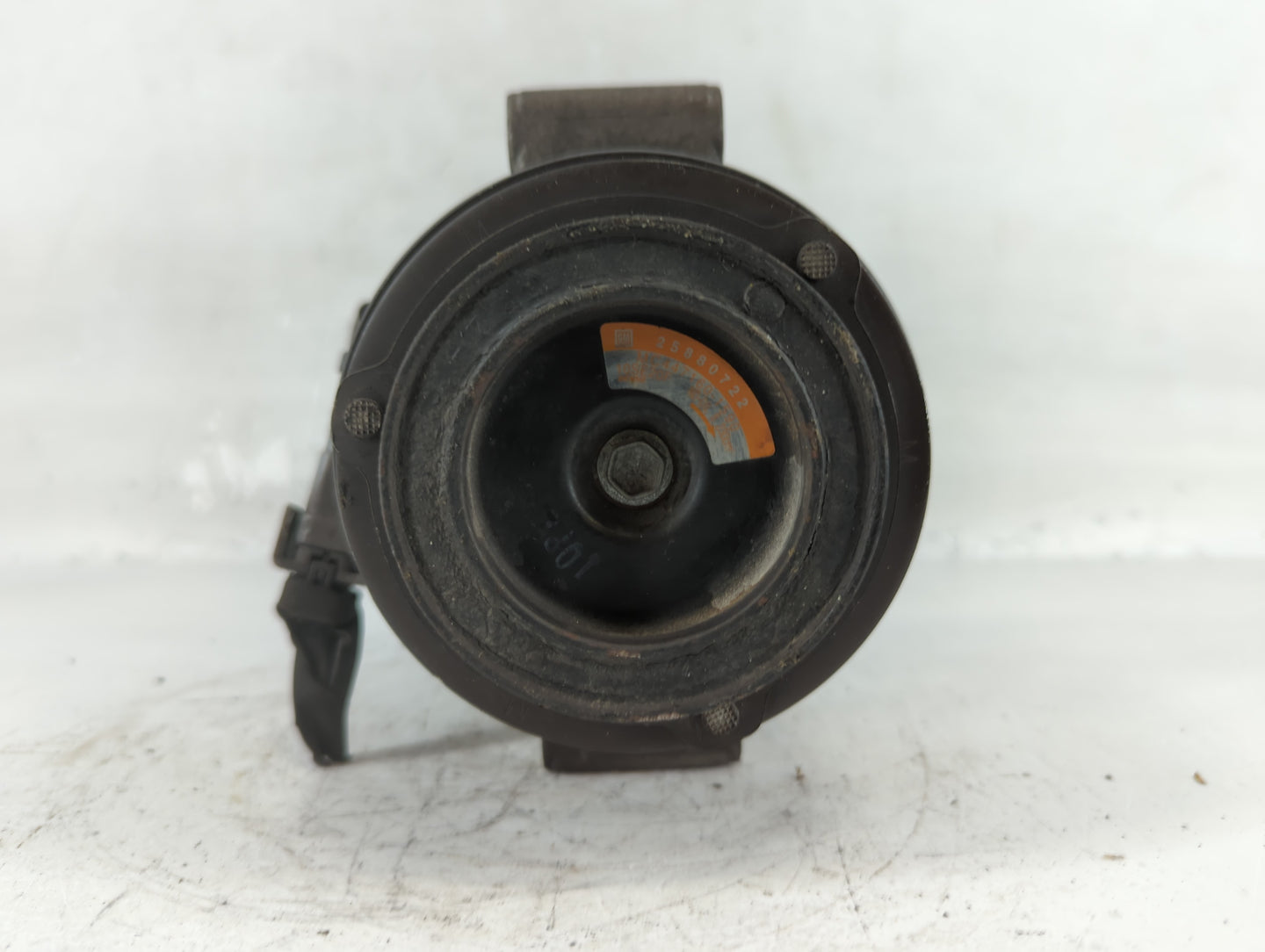 Gmc Yukon Xl Air Conditioning A/c Ac Compressor Oem - Oemusedautoparts1.com
