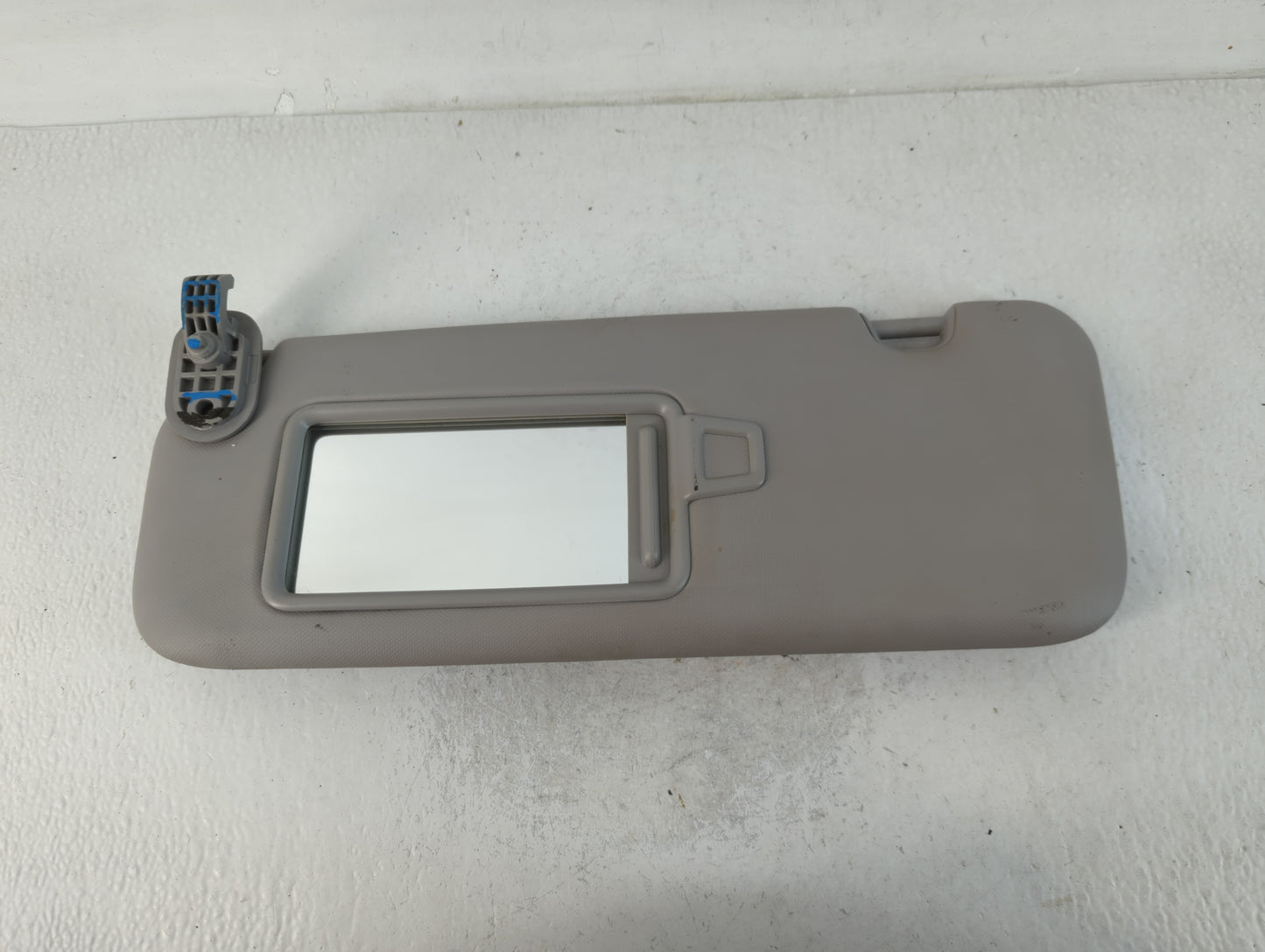 2017-2020 Hyundai Elantra Sun Visor Shade Replacement Passenger Right Mirror Fits Fits 2017 2018 2019 2020 OEM Used Auto Parts - Oemusedautoparts1.com