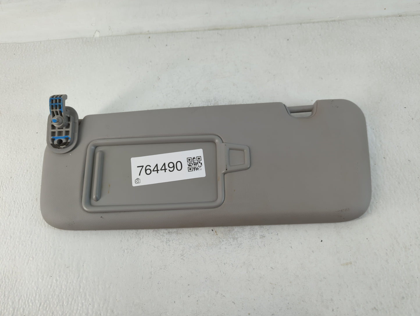 2017-2020 Hyundai Elantra Sun Visor Shade Replacement Passenger Right Mirror Fits Fits 2017 2018 2019 2020 OEM Used Auto Parts - Oemusedautoparts1.com