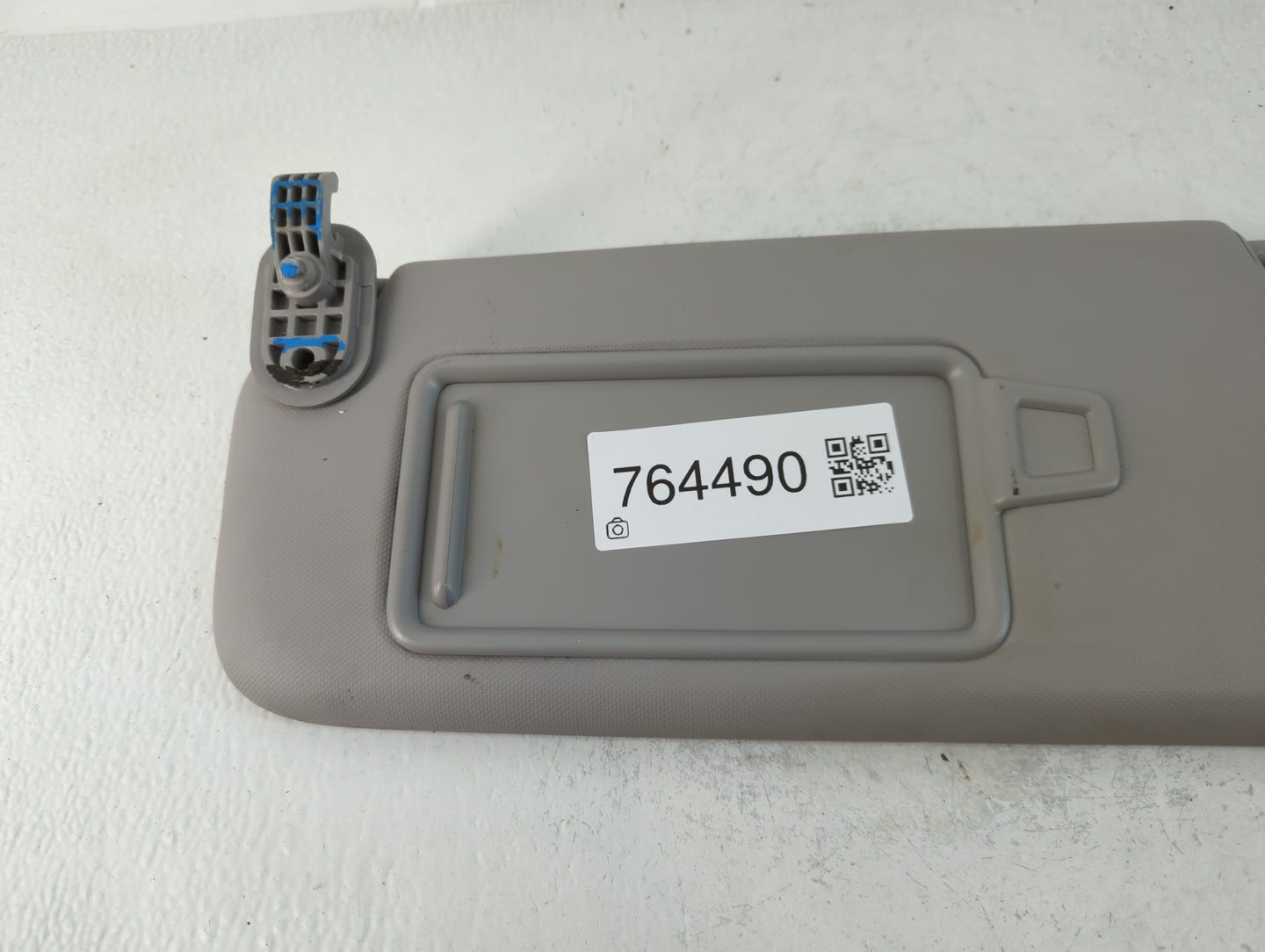 2017-2020 Hyundai Elantra Sun Visor Shade Replacement Passenger Right Mirror Fits Fits 2017 2018 2019 2020 OEM Used Auto Parts - Oemusedautoparts1.com