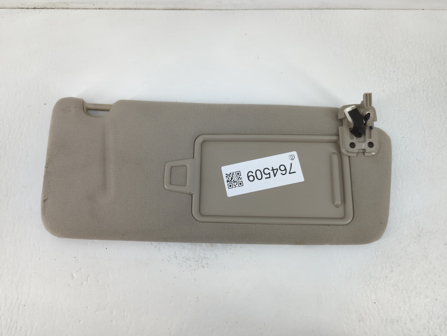 2016-2020 Kia Optima Sun Visor Shade Replacement Passenger Right Mirror Fits Fits 2016 2017 2018 2019 2020 OEM Used Auto Parts - Oemusedautoparts1.com