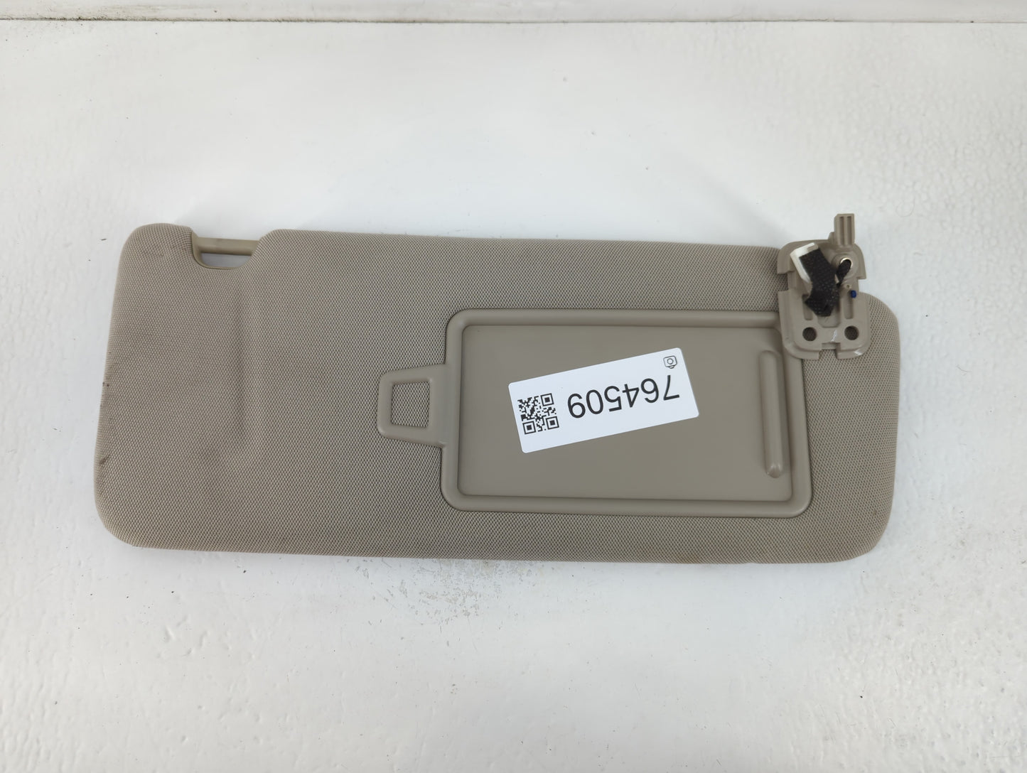 2016-2020 Kia Optima Sun Visor Shade Replacement Passenger Right Mirror Fits Fits 2016 2017 2018 2019 2020 OEM Used Auto Parts - Oemusedautoparts1.com