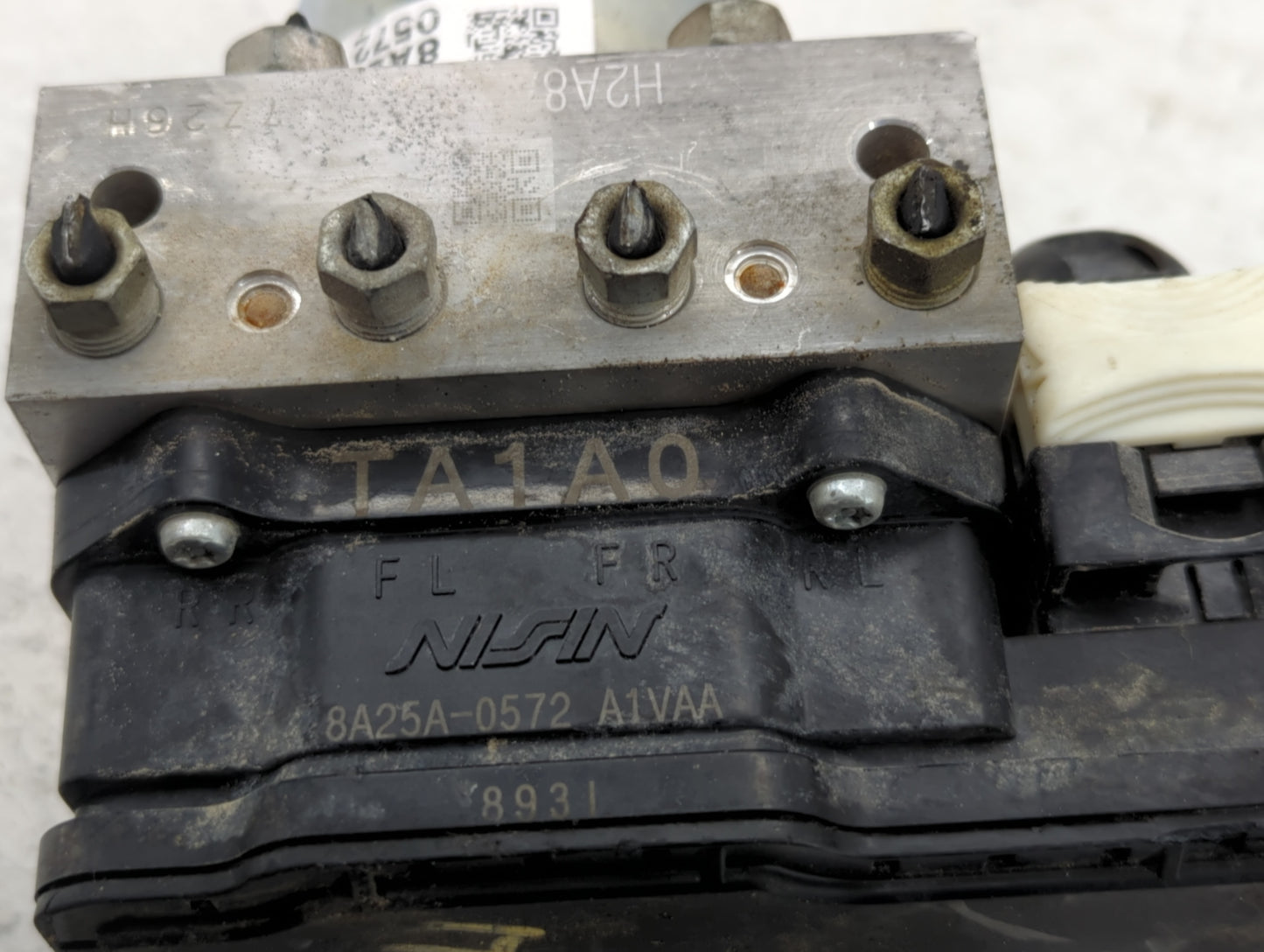 2005-2007 Honda Accord ABS Pump Control Module Replacement P/N:8A25A-0572 A1VAA Fits Fits 2005 2006 2007 OEM Used Auto Parts - Oemusedautoparts1.com