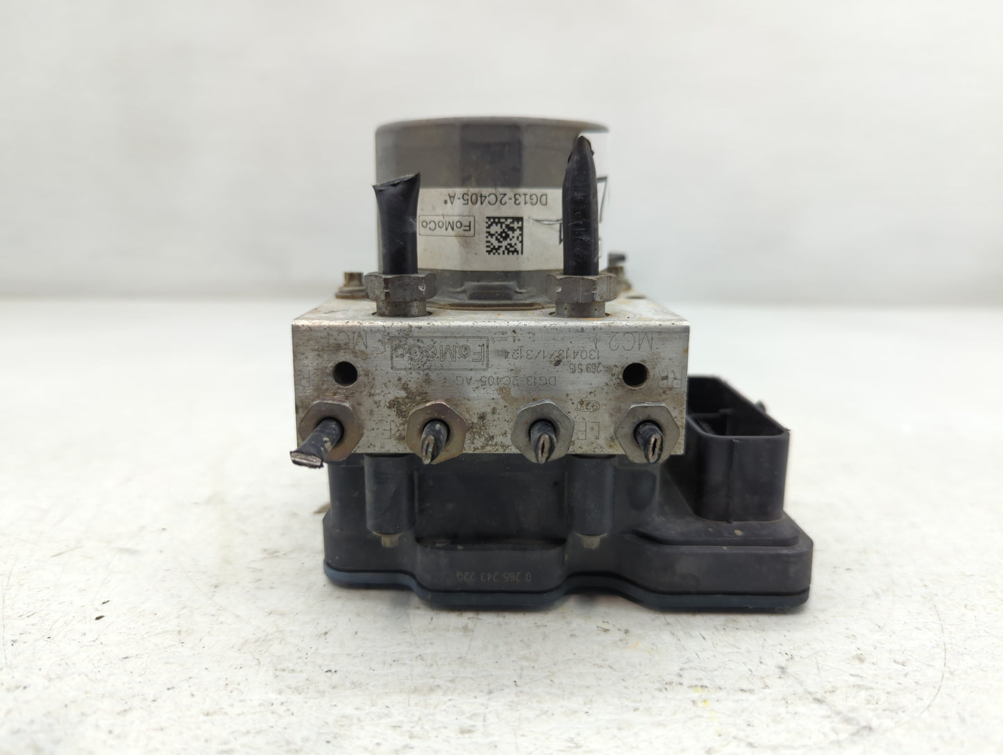 2013-2014 Ford Taurus ABS Pump Control Module Replacement P/N:DG13-2C405-A Fits Fits 2013 2014 OEM Used Auto Parts - Oemusedautoparts1.com