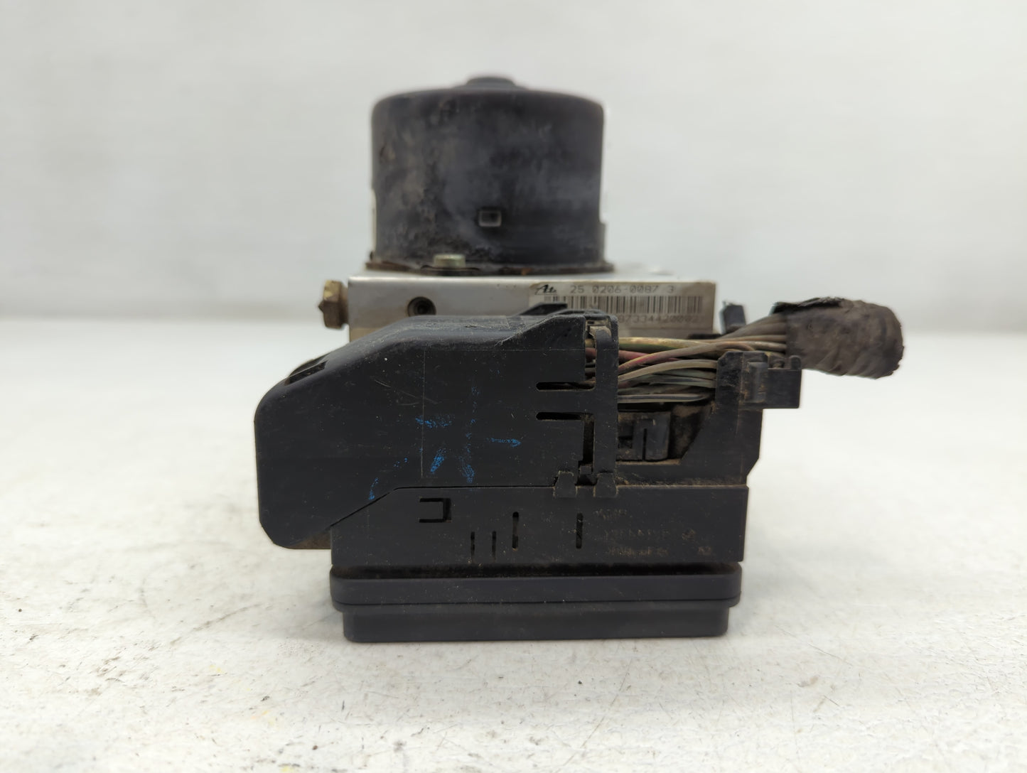 2005-2006 Mazda Tribute ABS Pump Control Module Replacement P/N:5L8T-2C219-AG Fits Fits 2005 2006 OEM Used Auto Parts - Oemusedautoparts1.com