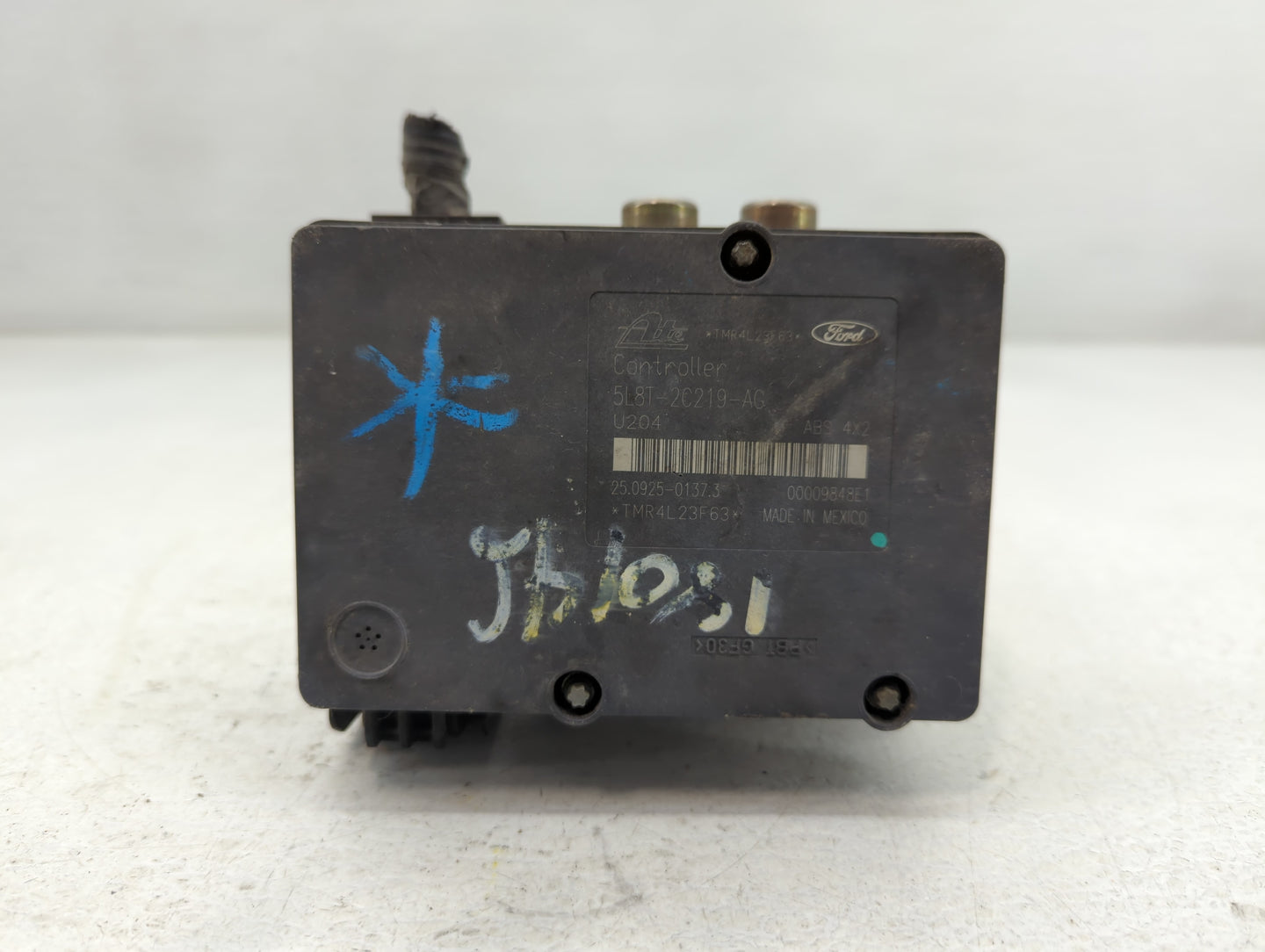 2005-2006 Mazda Tribute ABS Pump Control Module Replacement P/N:5L8T-2C219-AG Fits Fits 2005 2006 OEM Used Auto Parts - Oemusedautoparts1.com