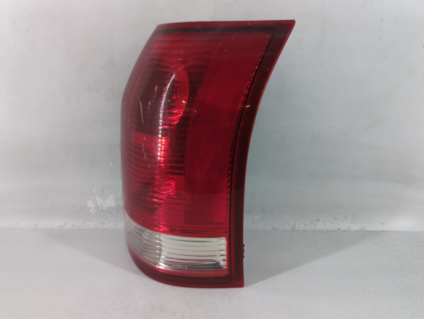 2003 Saturn Vue Tail Light Assembly Passenger Right OEM Fits OEM Used Auto Parts - Oemusedautoparts1.com