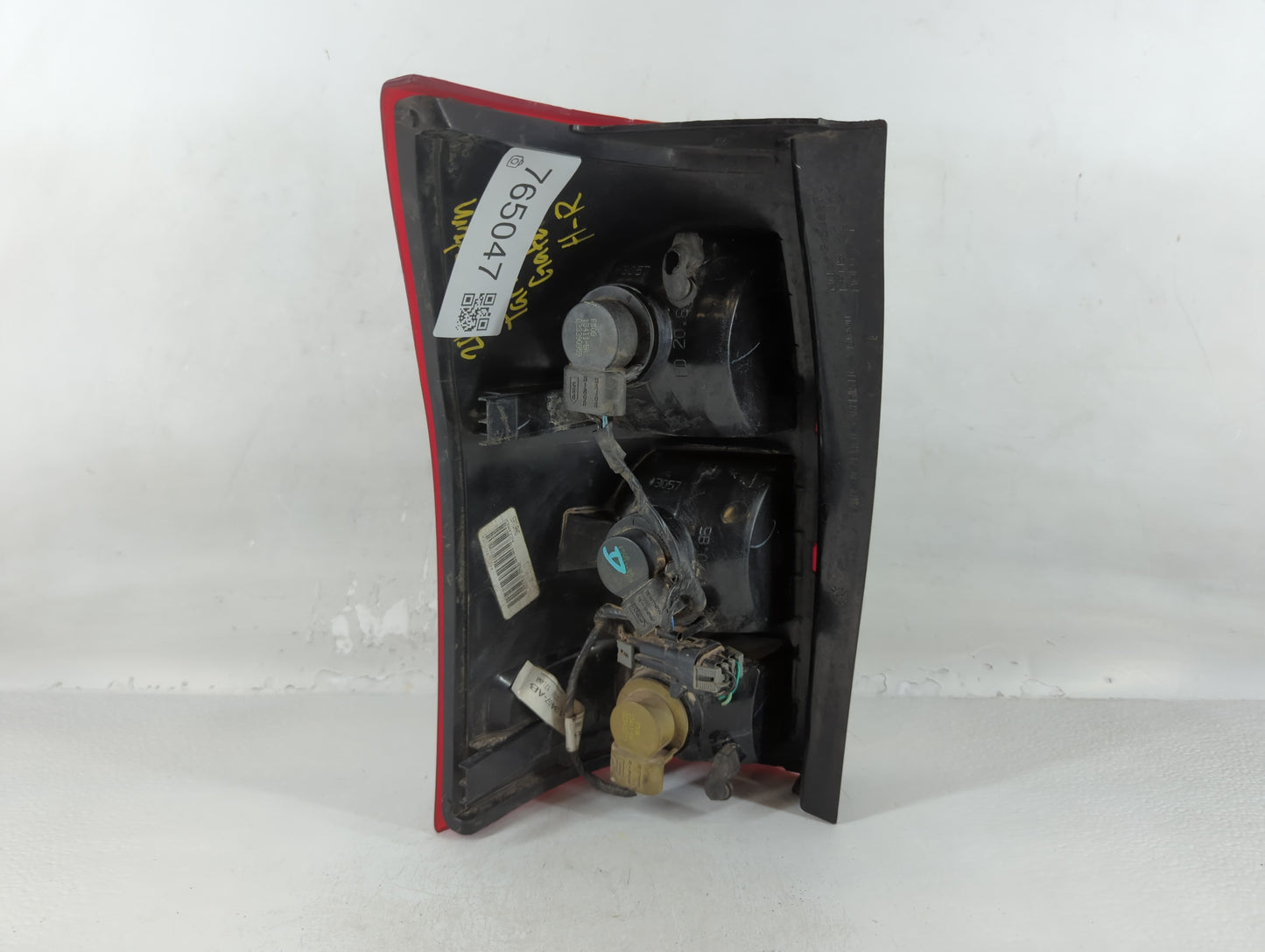 2003 Saturn Vue Tail Light Assembly Passenger Right OEM Fits OEM Used Auto Parts - Oemusedautoparts1.com