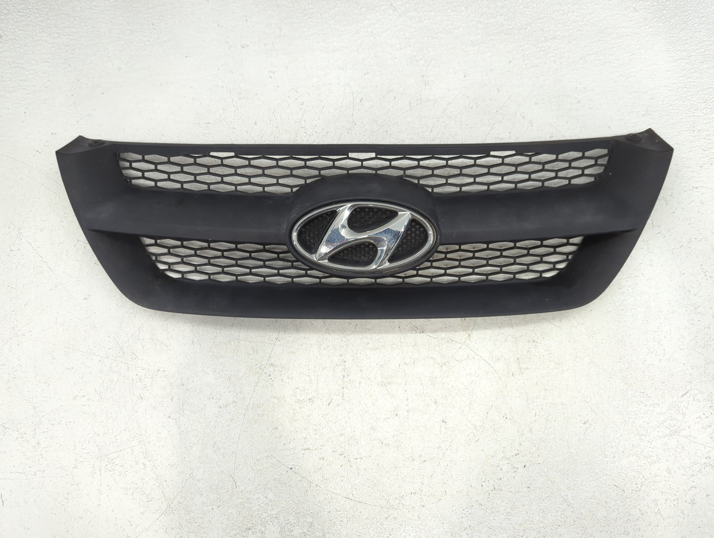 2006-2008 Hyundai Sonata Front Bumper Grille Cover - Oemusedautoparts1.com