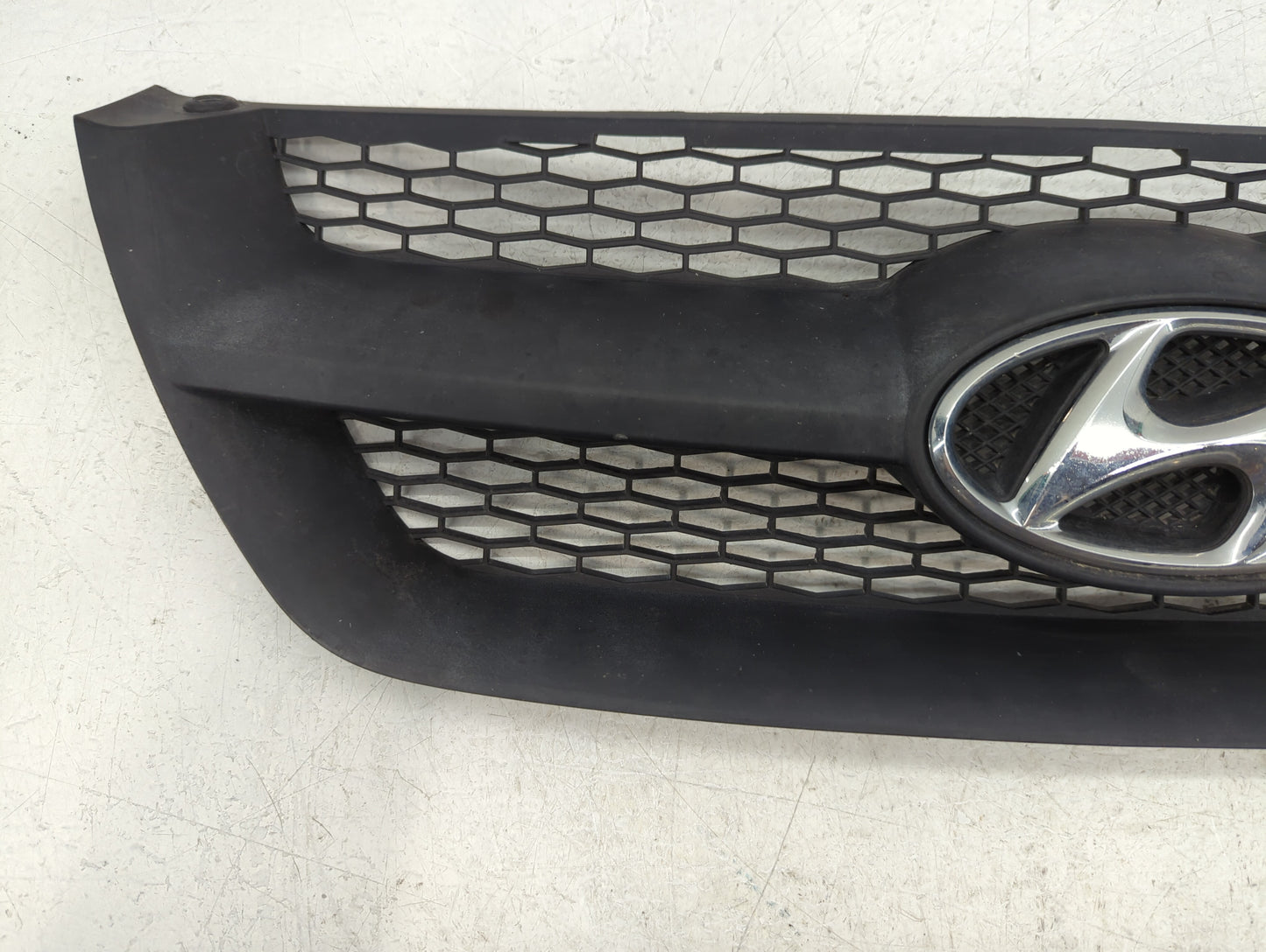 2006-2008 Hyundai Sonata Front Bumper Grille Cover - Oemusedautoparts1.com