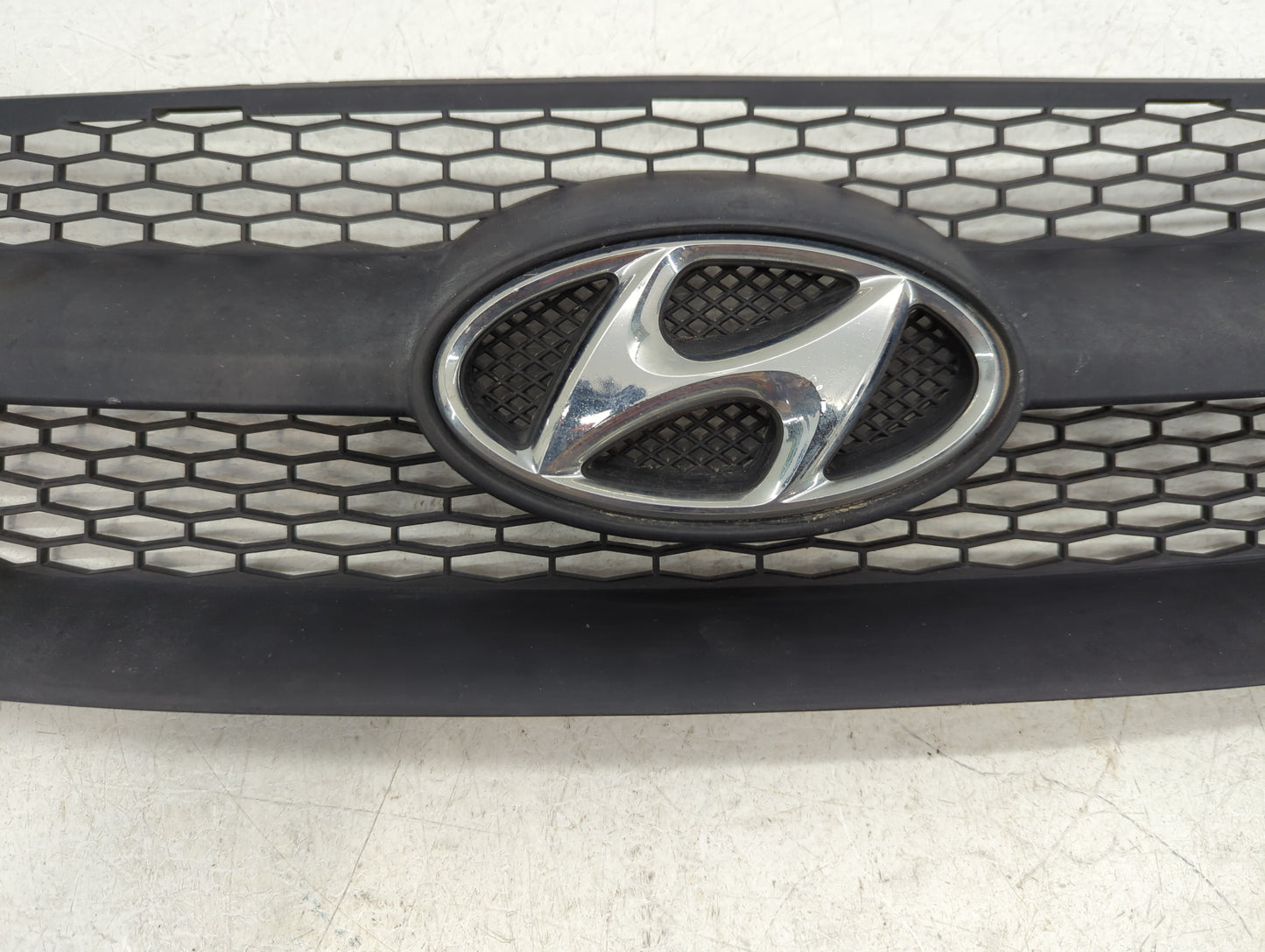 2006-2008 Hyundai Sonata Front Bumper Grille Cover - Oemusedautoparts1.com