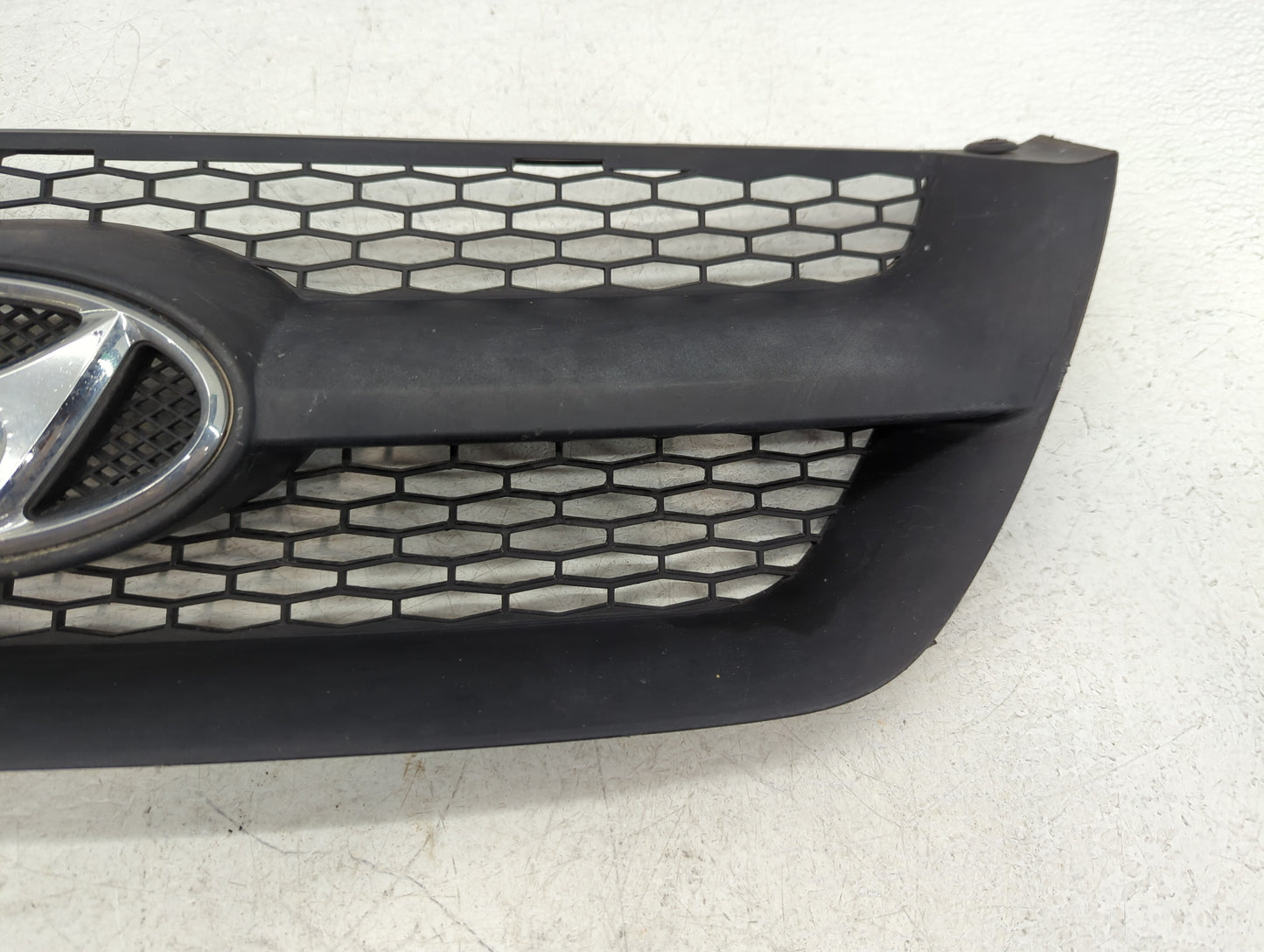 2006-2008 Hyundai Sonata Front Bumper Grille Cover - Oemusedautoparts1.com