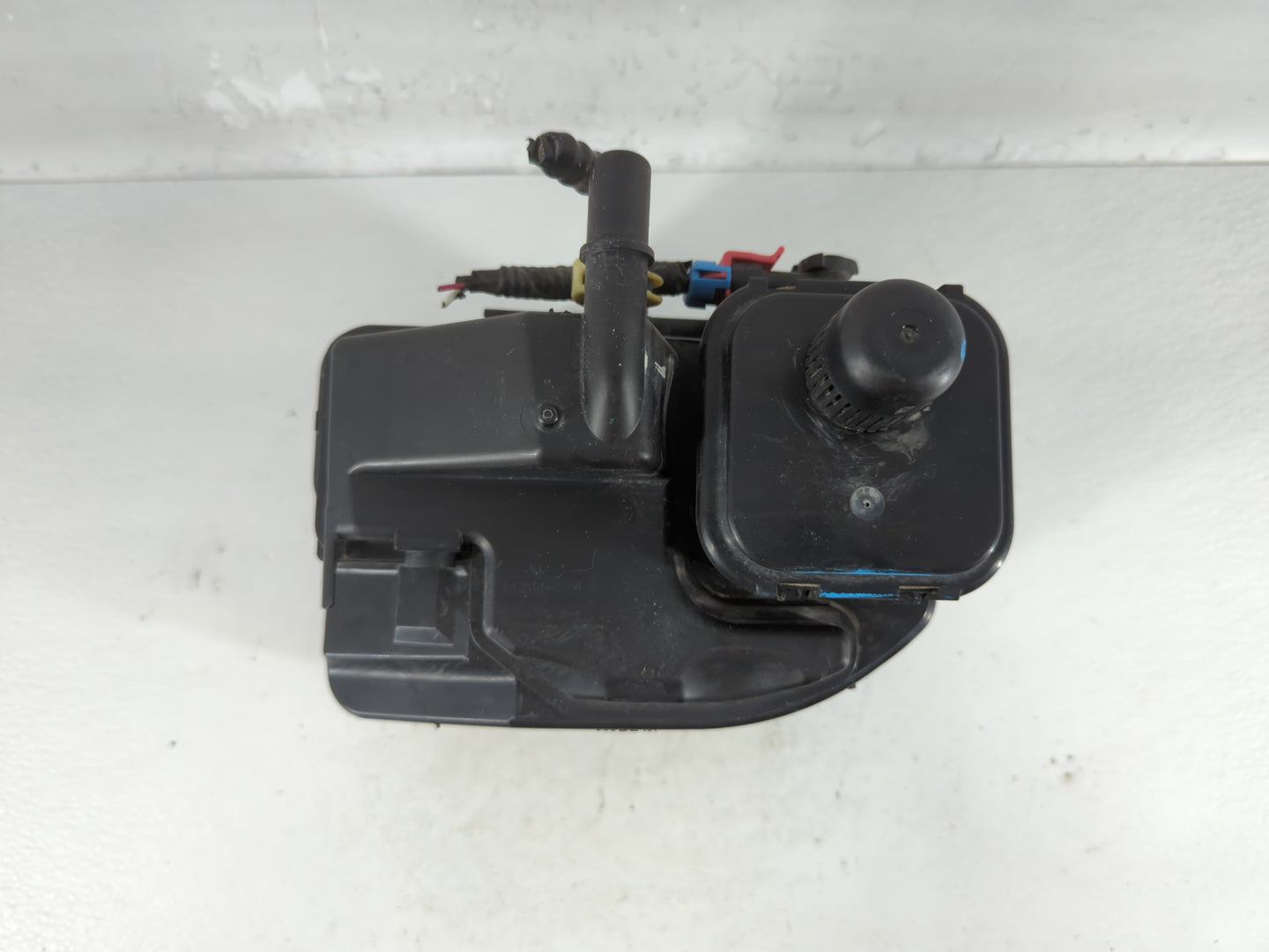 2011 Chevrolet Cruze Fuel Vapor Charcoal Canister - Oemusedautoparts1.com