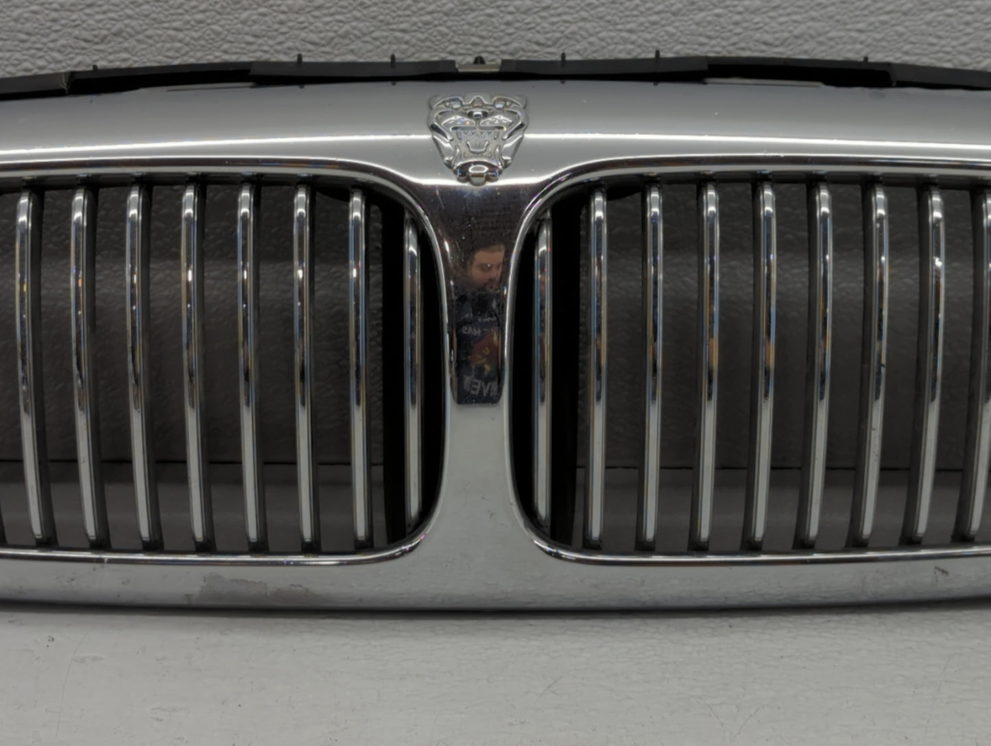 2004-2008 Jaguar X-type Front Grille Bumper Not Included - Oemusedautoparts1.com