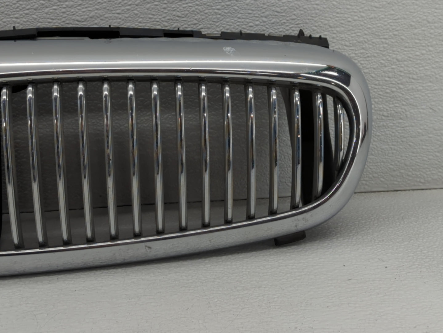 2004-2008 Jaguar X-type Front Grille Bumper Not Included - Oemusedautoparts1.com