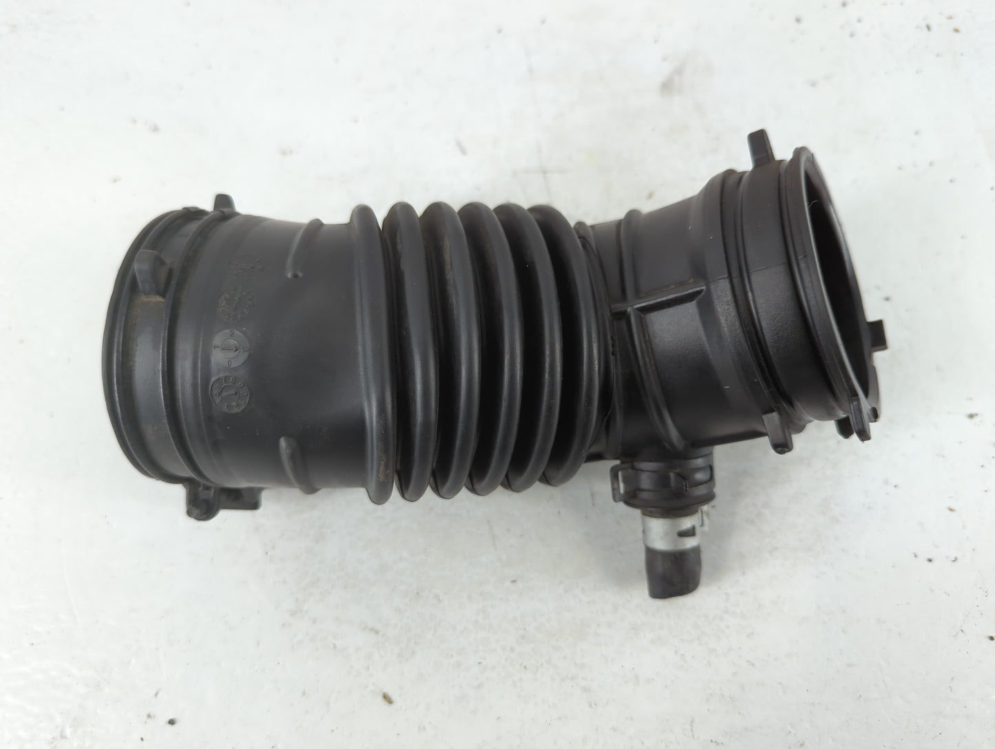 2018 Kia Forte Air Cleaner Intake Duct Hose Tube - Oemusedautoparts1.com
