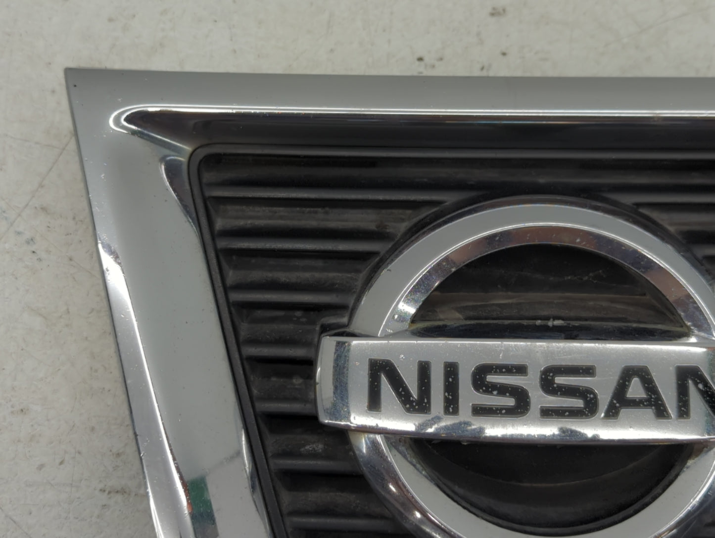 2008-2010 Nissan Rogue Front Grille Bumper Not Included - Oemusedautoparts1.com