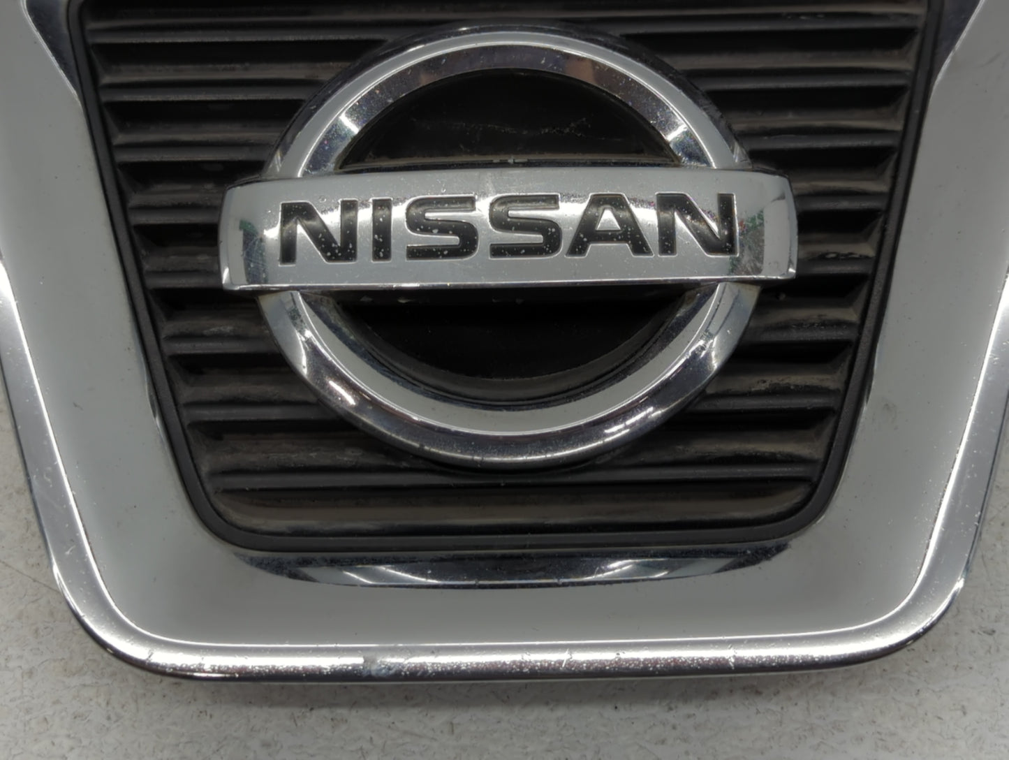 2008-2010 Nissan Rogue Front Grille Bumper Not Included - Oemusedautoparts1.com