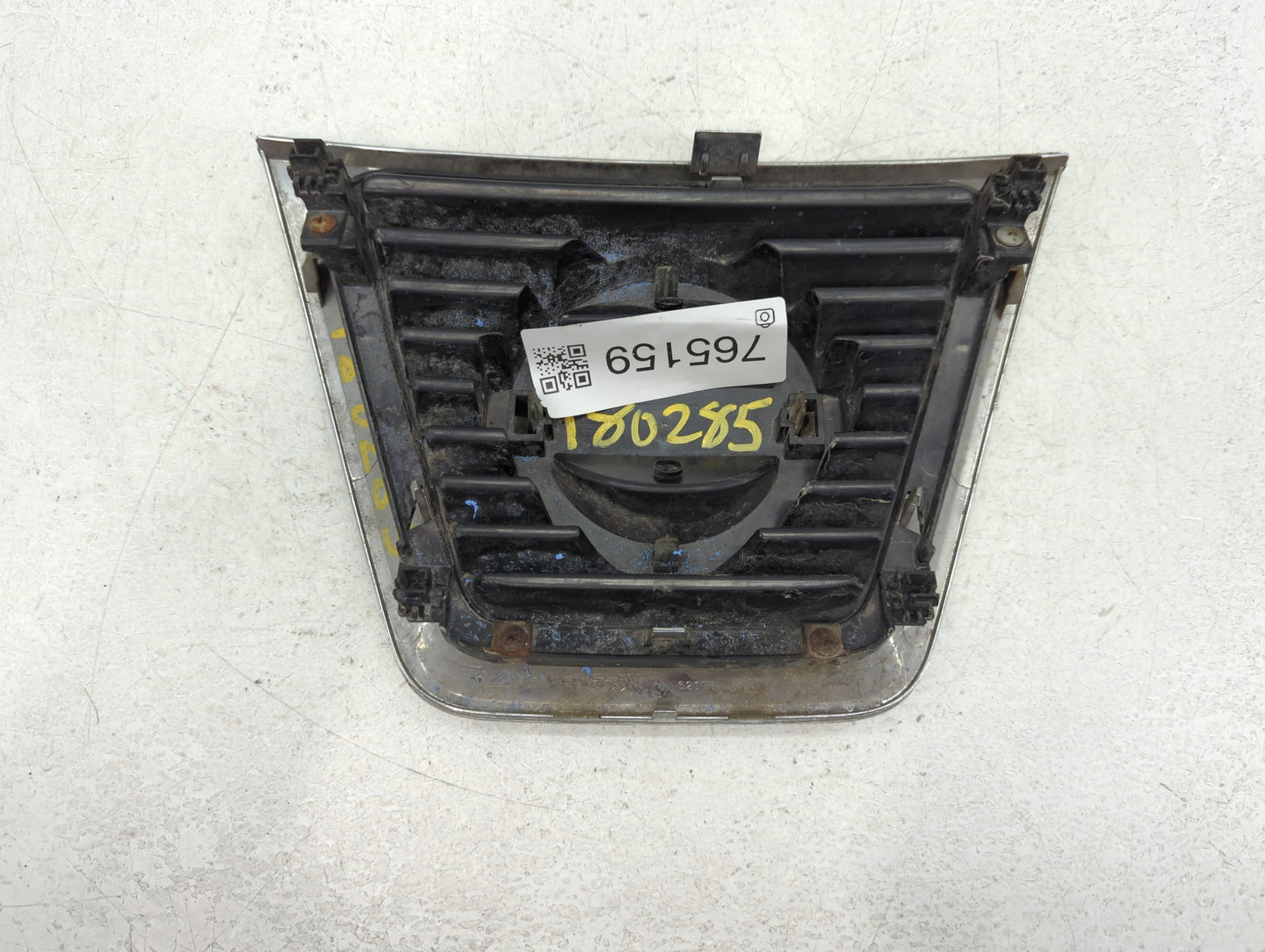 2008-2010 Nissan Rogue Front Grille Bumper Not Included - Oemusedautoparts1.com