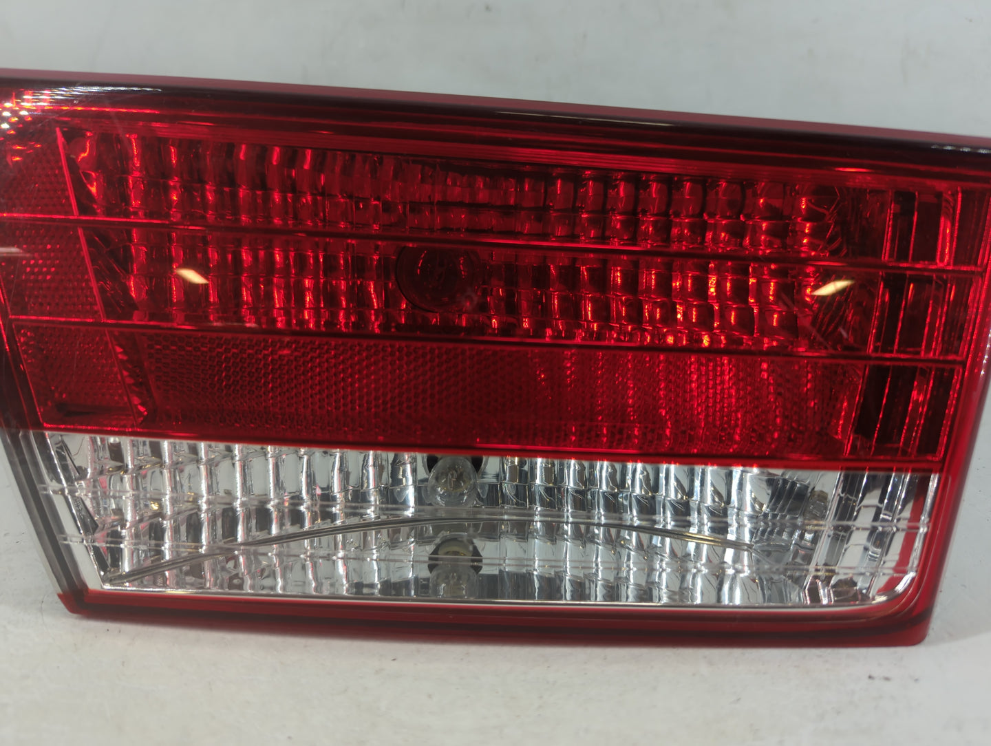 2006-2008 Hyundai Sonata Tail Light Assembly Passenger Right OEM P/N:92403-0A0 Fits Fits 2006 2007 2008 OEM Used Auto Parts - Oemusedautoparts1.com