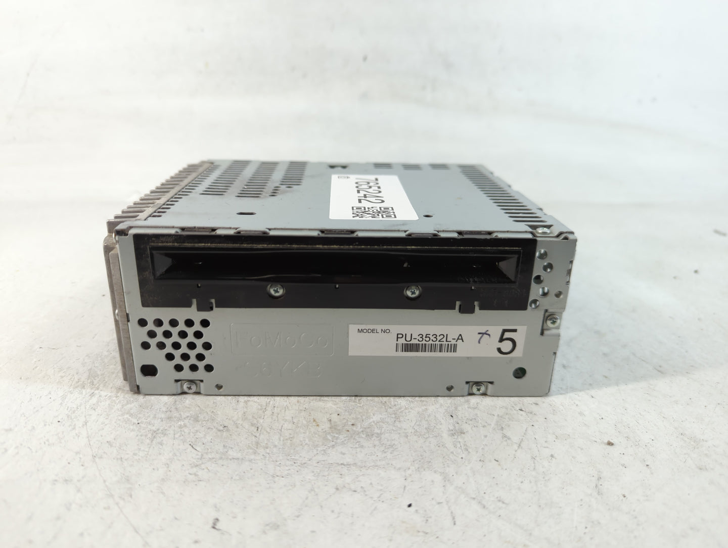 2013 Ford Explorer Radio AM FM Cd Player Receiver Replacement P/N:DB5T-19C107-BC Fits OEM Used Auto Parts - Oemusedautoparts1.com