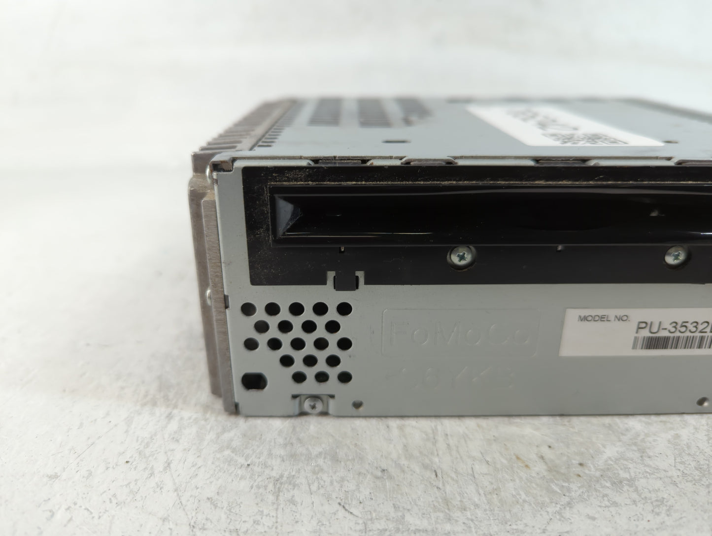 2013 Ford Explorer Radio AM FM Cd Player Receiver Replacement P/N:DB5T-19C107-BC Fits OEM Used Auto Parts - Oemusedautoparts1.com