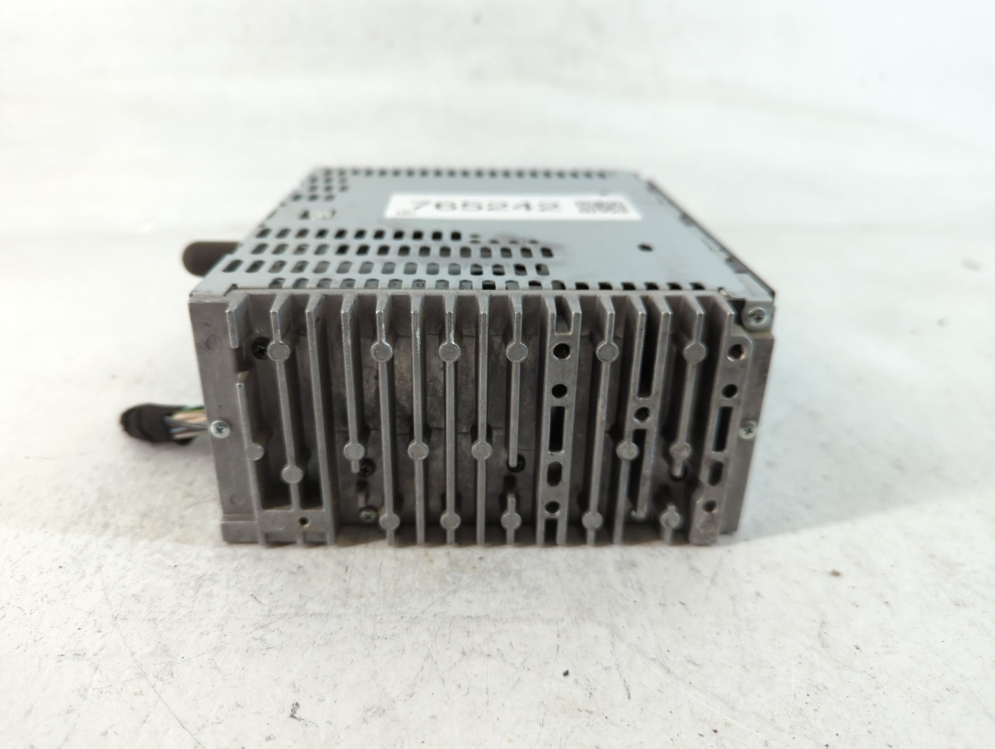 2013 Ford Explorer Radio AM FM Cd Player Receiver Replacement P/N:DB5T-19C107-BC Fits OEM Used Auto Parts - Oemusedautoparts1.com