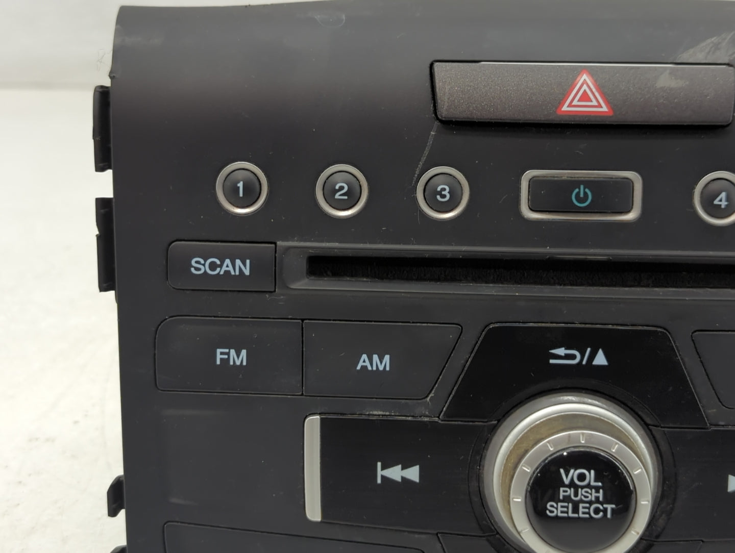 2015-2016 Honda Cr-V Radio AM FM Cd Player Receiver Replacement P/N:39100-T0A-A911-M1 Fits Fits 2015 2016 OEM Used Auto Parts - Oemusedautoparts1.com